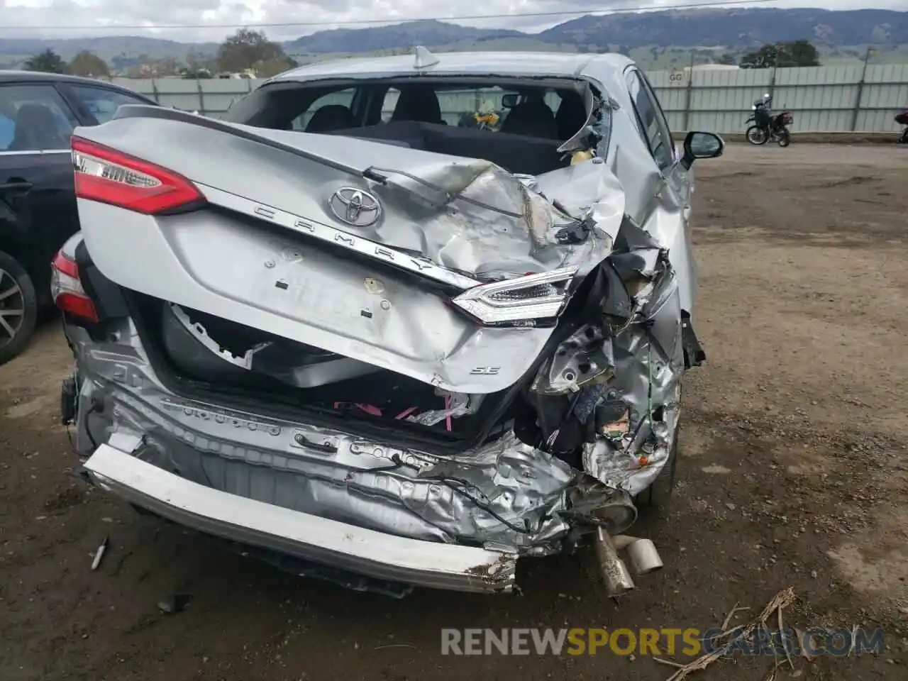 9 Photograph of a damaged car 4T1M11AK0LU871851 TOYOTA CAMRY 2020