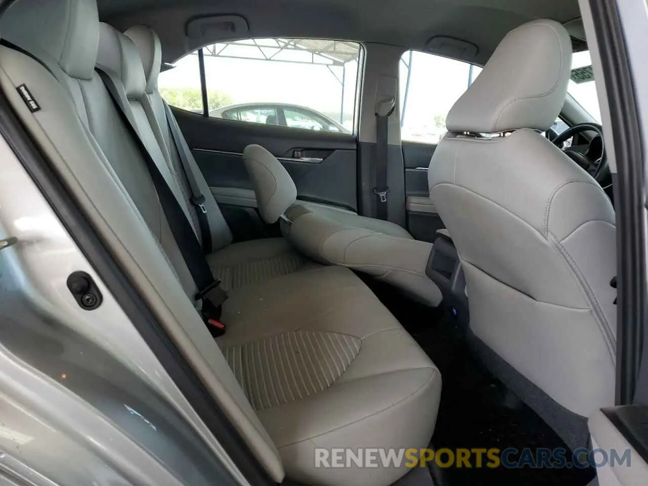 10 Photograph of a damaged car 4T1M11AK0LU892019 TOYOTA CAMRY 2020