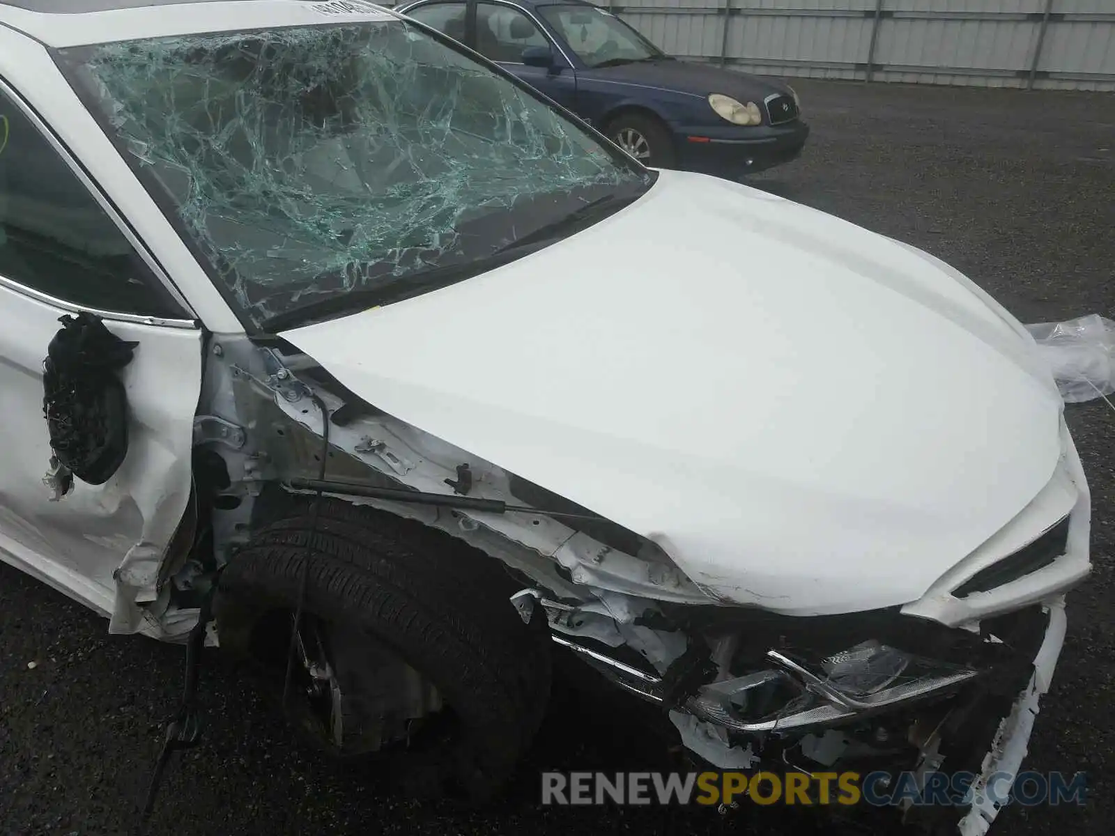 9 Photograph of a damaged car 4T1M11AK0LU925472 TOYOTA CAMRY 2020