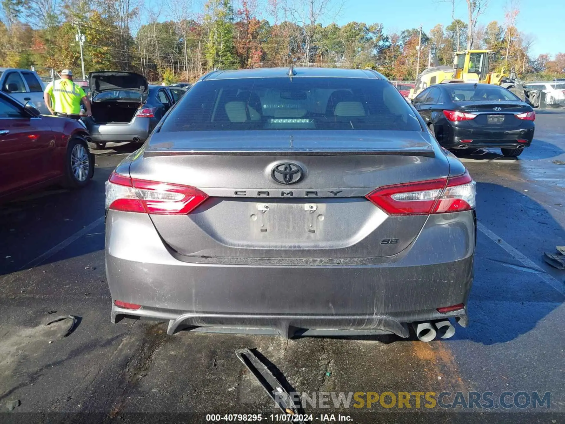 17 Photograph of a damaged car 4T1M11AK0LU951389 TOYOTA CAMRY 2020