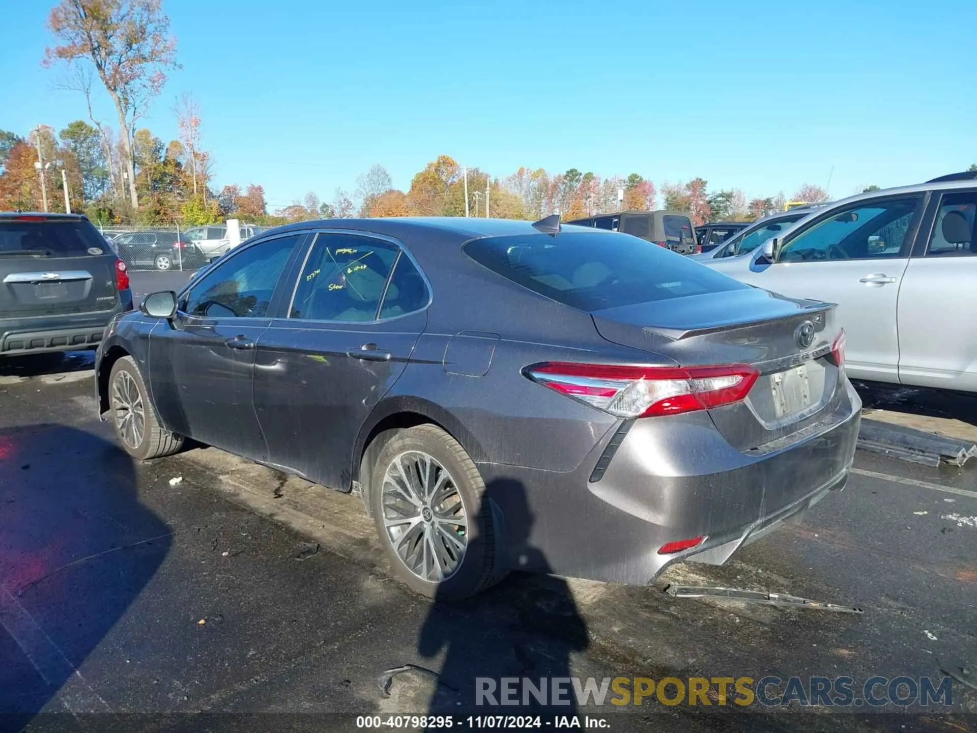 3 Photograph of a damaged car 4T1M11AK0LU951389 TOYOTA CAMRY 2020