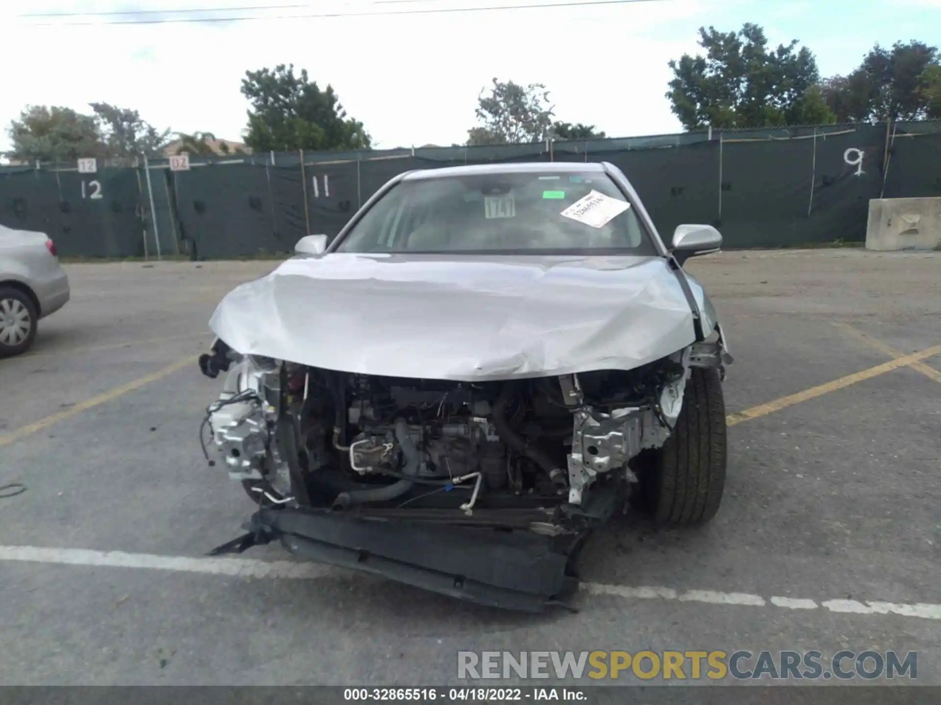 6 Photograph of a damaged car 4T1M11AK0LU971190 TOYOTA CAMRY 2020