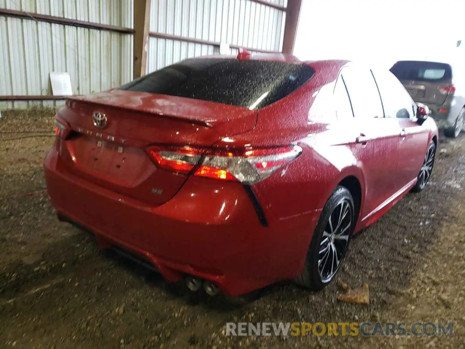 4 Photograph of a damaged car 4T1M11AK1LU311949 TOYOTA CAMRY 2020