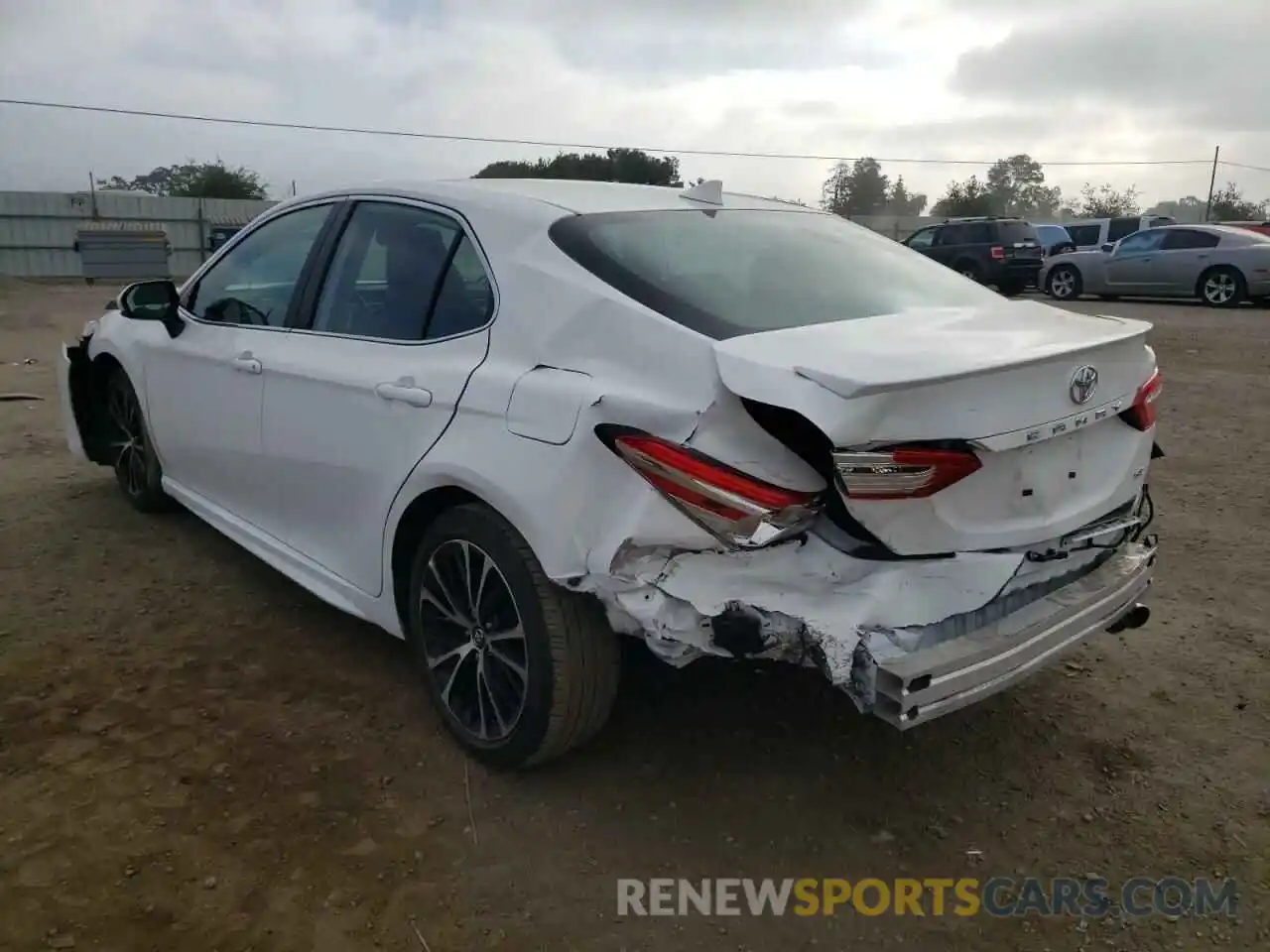 3 Photograph of a damaged car 4T1M11AK1LU324149 TOYOTA CAMRY 2020