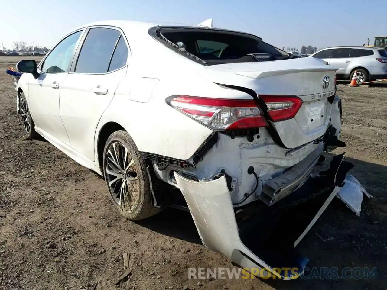 3 Photograph of a damaged car 4T1M11AK1LU341811 TOYOTA CAMRY 2020