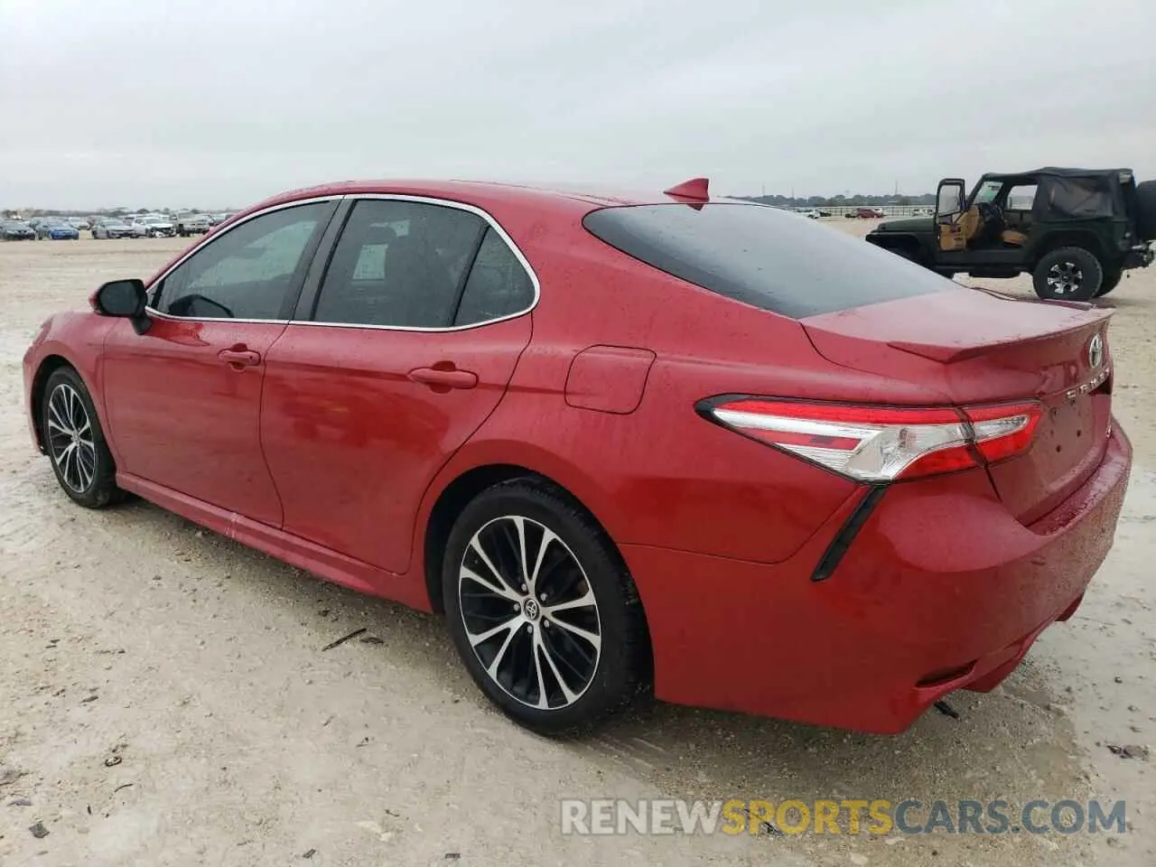 2 Photograph of a damaged car 4T1M11AK1LU375862 TOYOTA CAMRY 2020