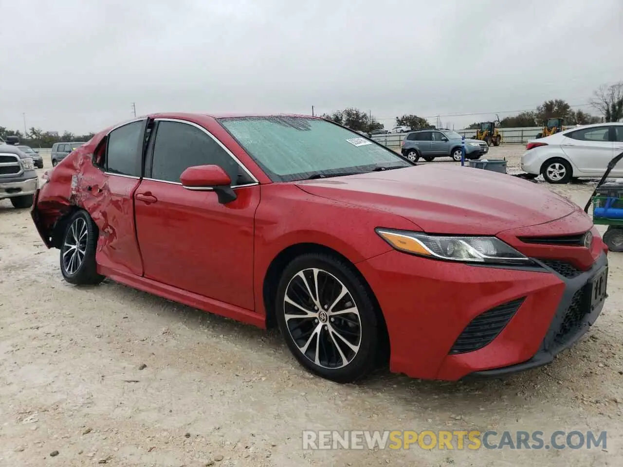 4 Photograph of a damaged car 4T1M11AK1LU375862 TOYOTA CAMRY 2020
