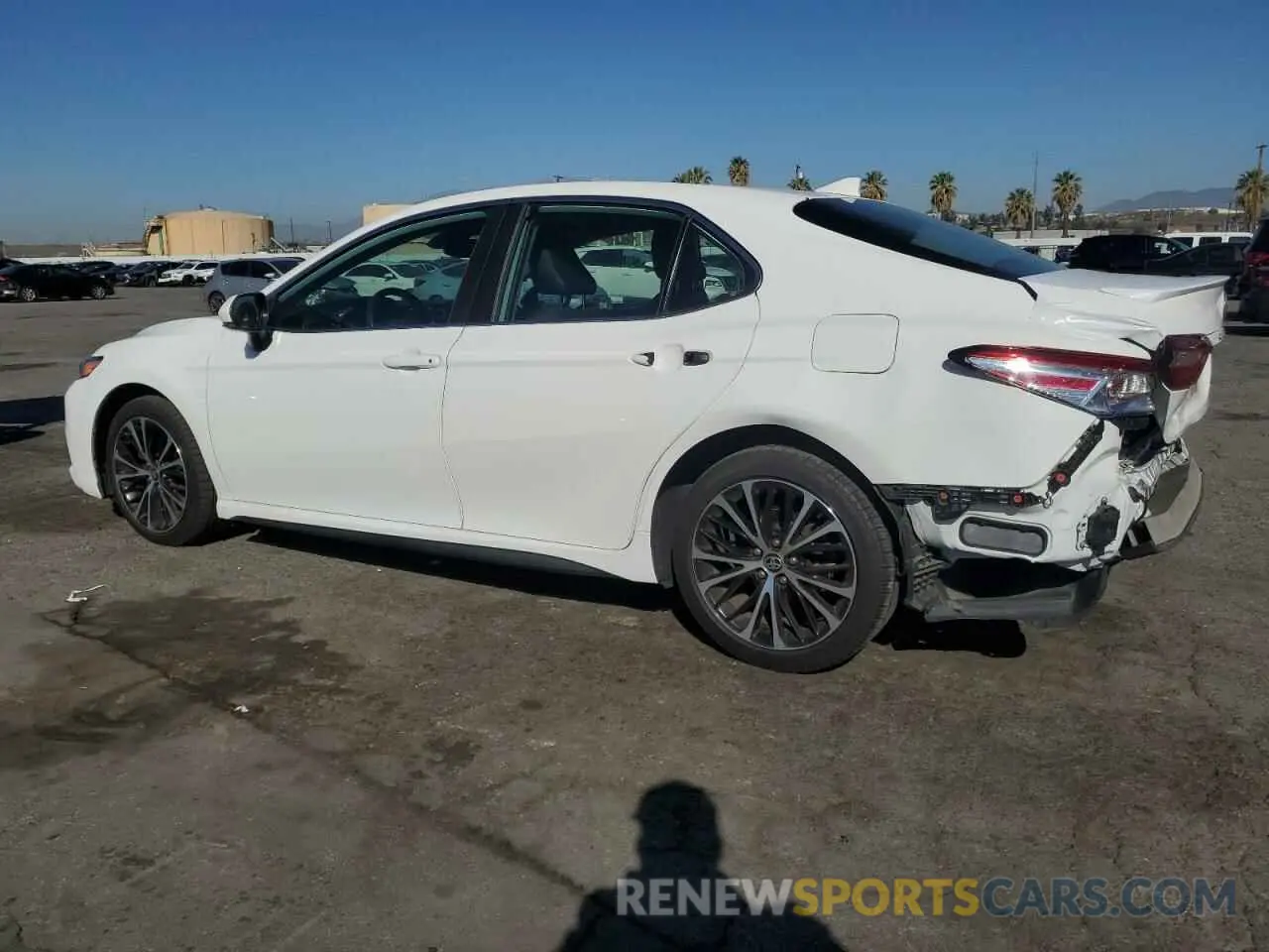 2 Photograph of a damaged car 4T1M11AK1LU400422 TOYOTA CAMRY 2020