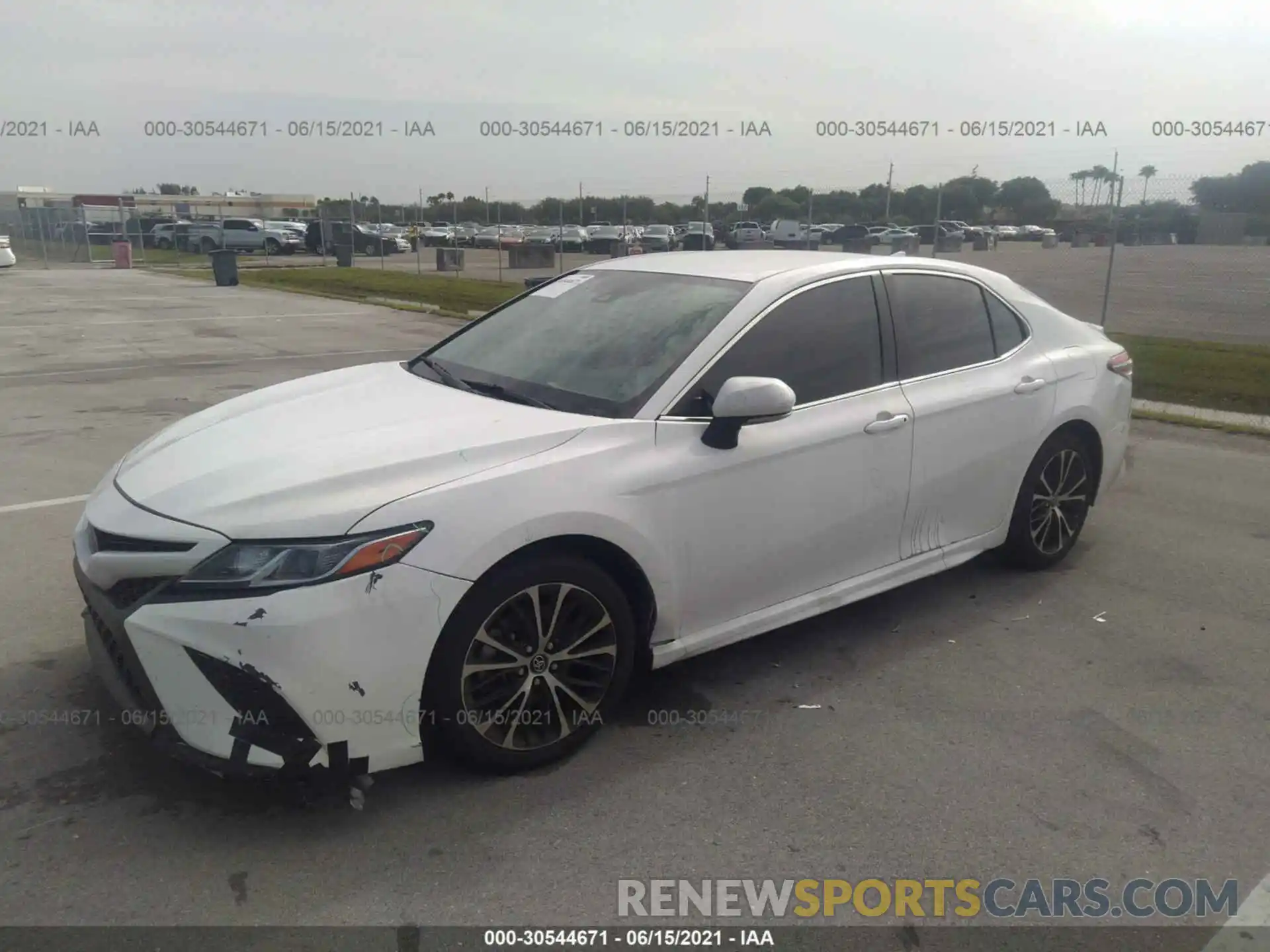 2 Photograph of a damaged car 4T1M11AK1LU884057 TOYOTA CAMRY 2020