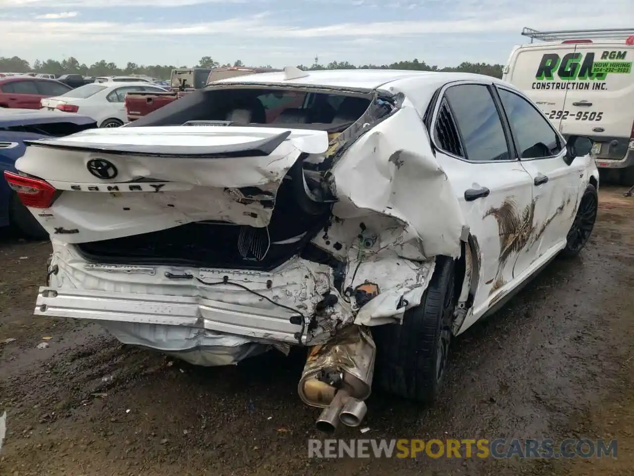 4 Photograph of a damaged car 4T1M11AK1LU912455 TOYOTA CAMRY 2020