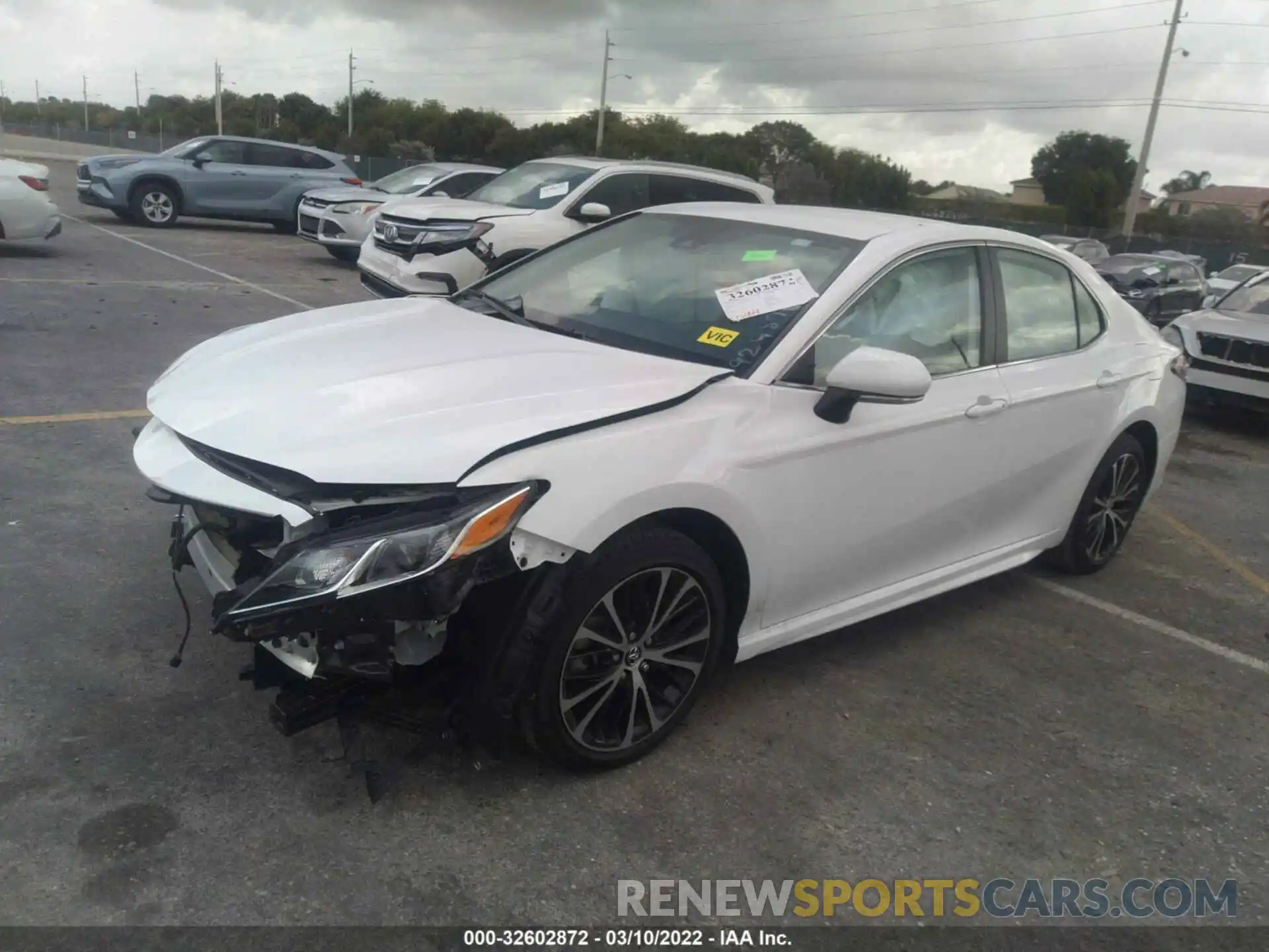 2 Photograph of a damaged car 4T1M11AK1LU924878 TOYOTA CAMRY 2020