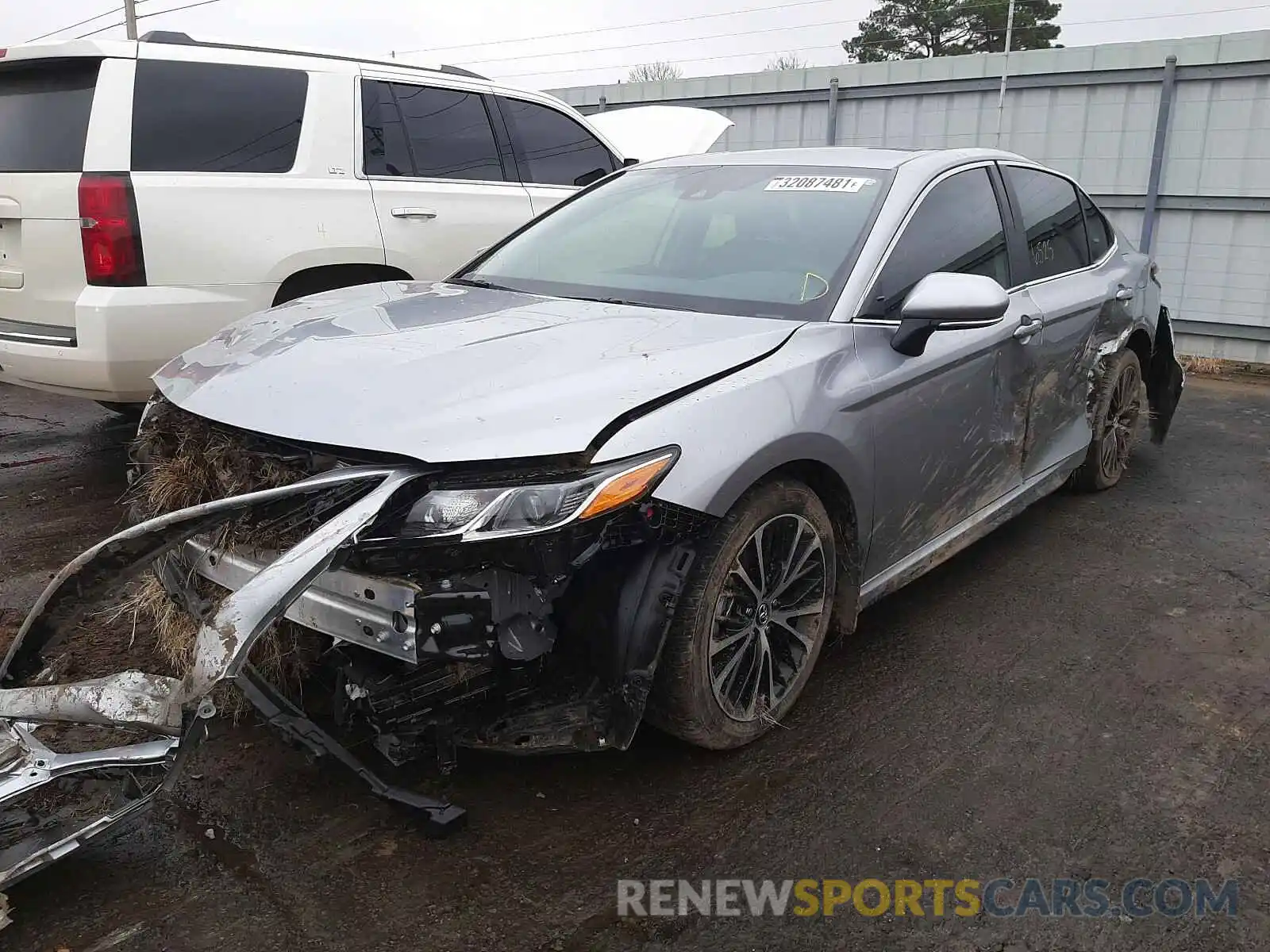 2 Photograph of a damaged car 4T1M11AK1LU934861 TOYOTA CAMRY 2020