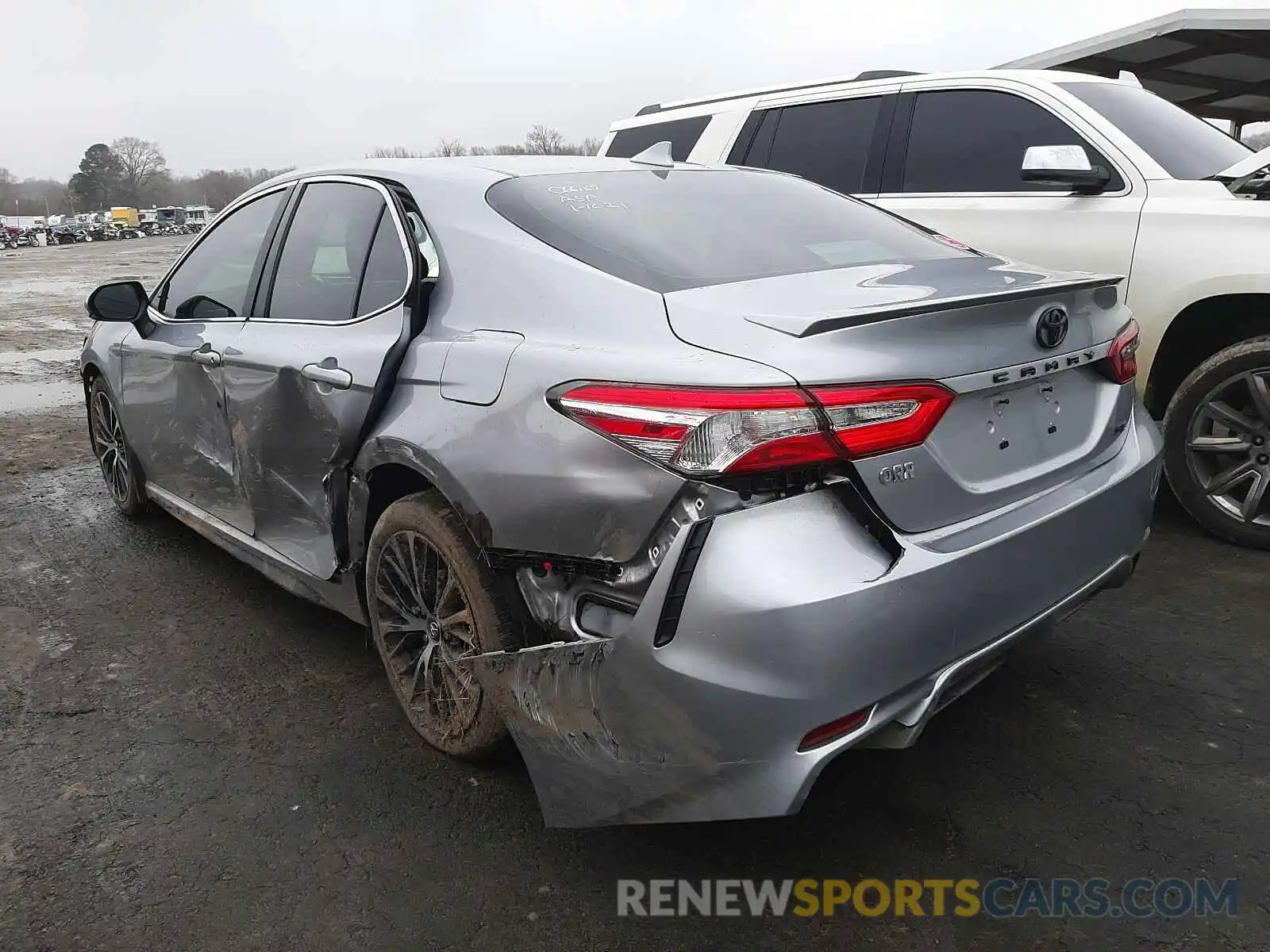 3 Photograph of a damaged car 4T1M11AK1LU934861 TOYOTA CAMRY 2020