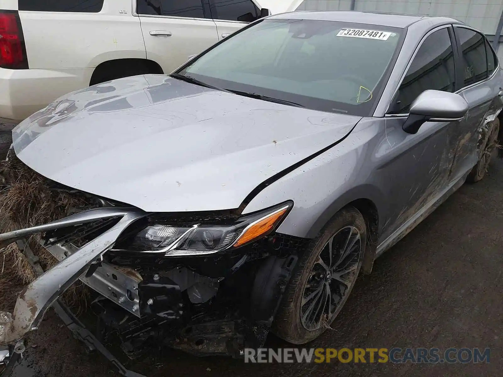 9 Photograph of a damaged car 4T1M11AK1LU934861 TOYOTA CAMRY 2020