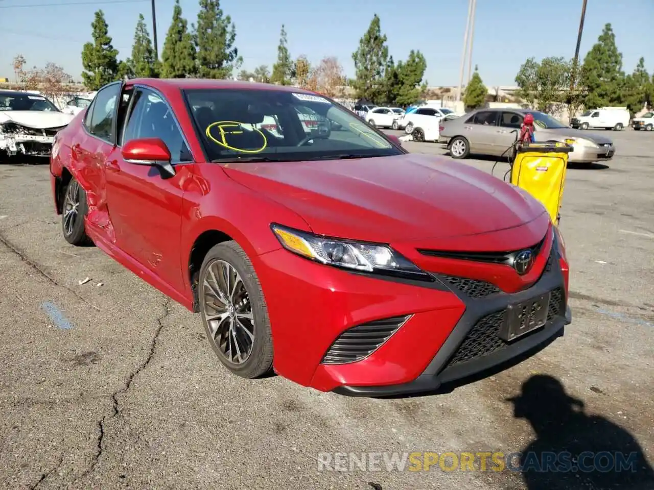 1 Photograph of a damaged car 4T1M11AK2LU304704 TOYOTA CAMRY 2020