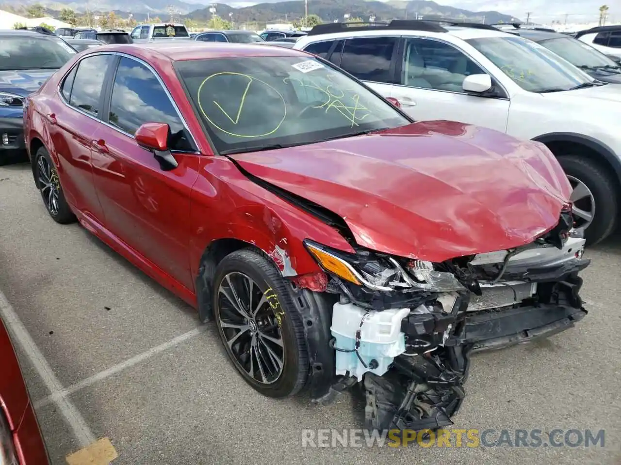 1 Photograph of a damaged car 4T1M11AK2LU311099 TOYOTA CAMRY 2020