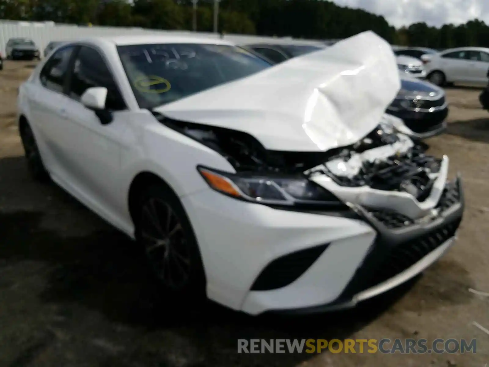 1 Photograph of a damaged car 4T1M11AK2LU319512 TOYOTA CAMRY 2020