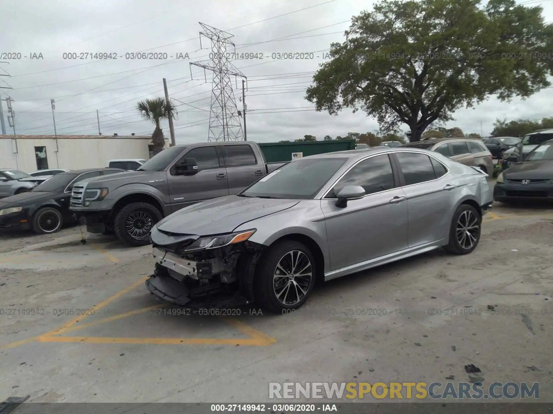 2 Photograph of a damaged car 4T1M11AK2LU321485 TOYOTA CAMRY 2020