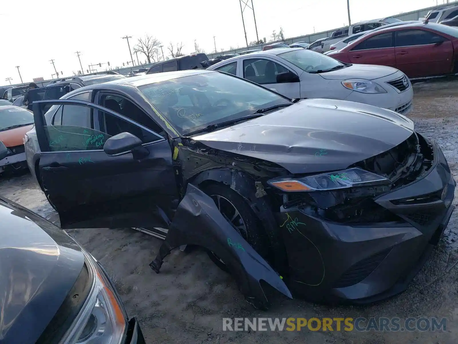 1 Photograph of a damaged car 4T1M11AK2LU351781 TOYOTA CAMRY 2020