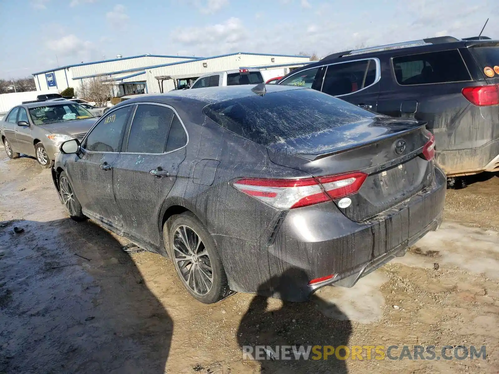 3 Photograph of a damaged car 4T1M11AK2LU351781 TOYOTA CAMRY 2020