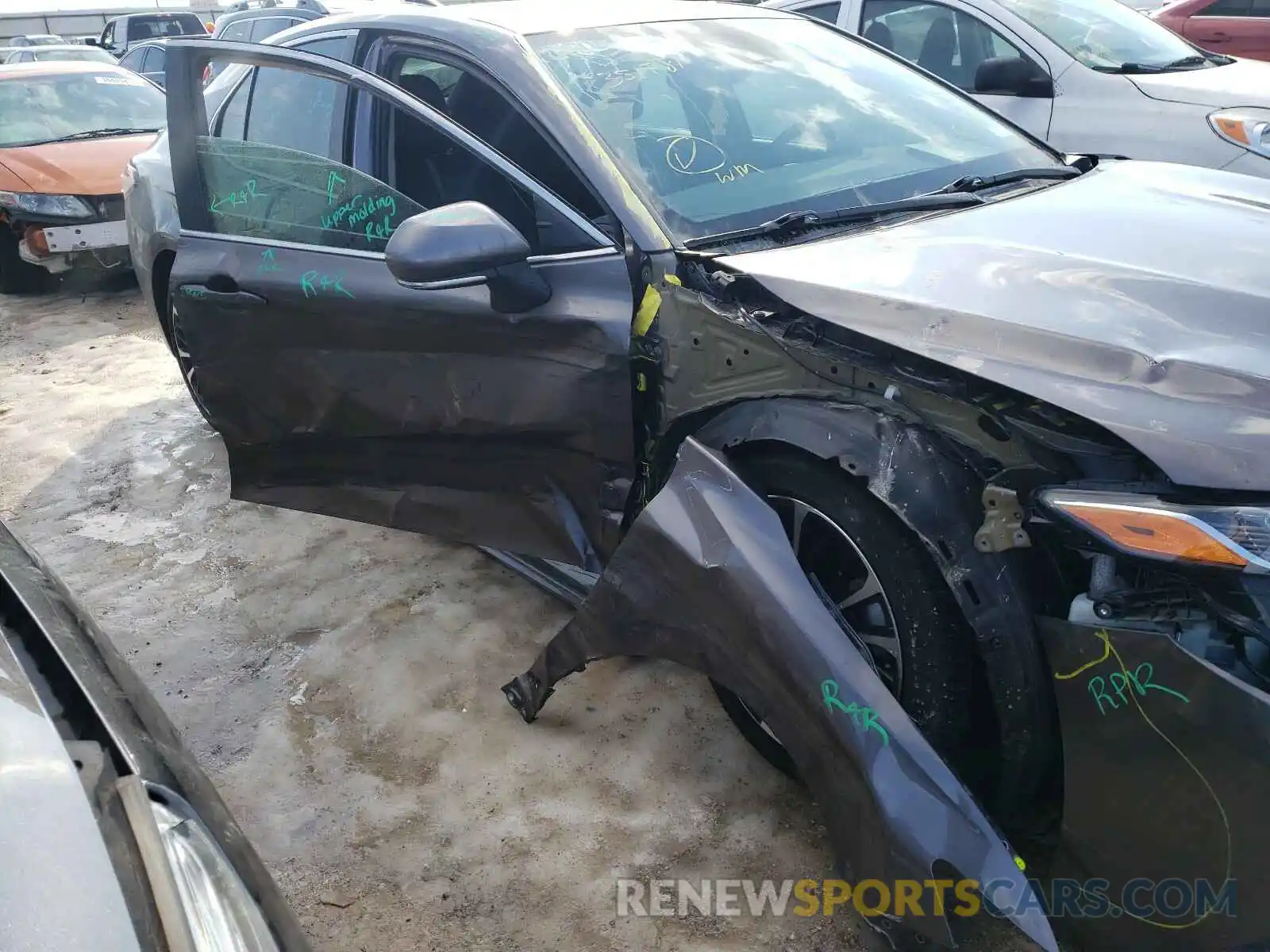 9 Photograph of a damaged car 4T1M11AK2LU351781 TOYOTA CAMRY 2020