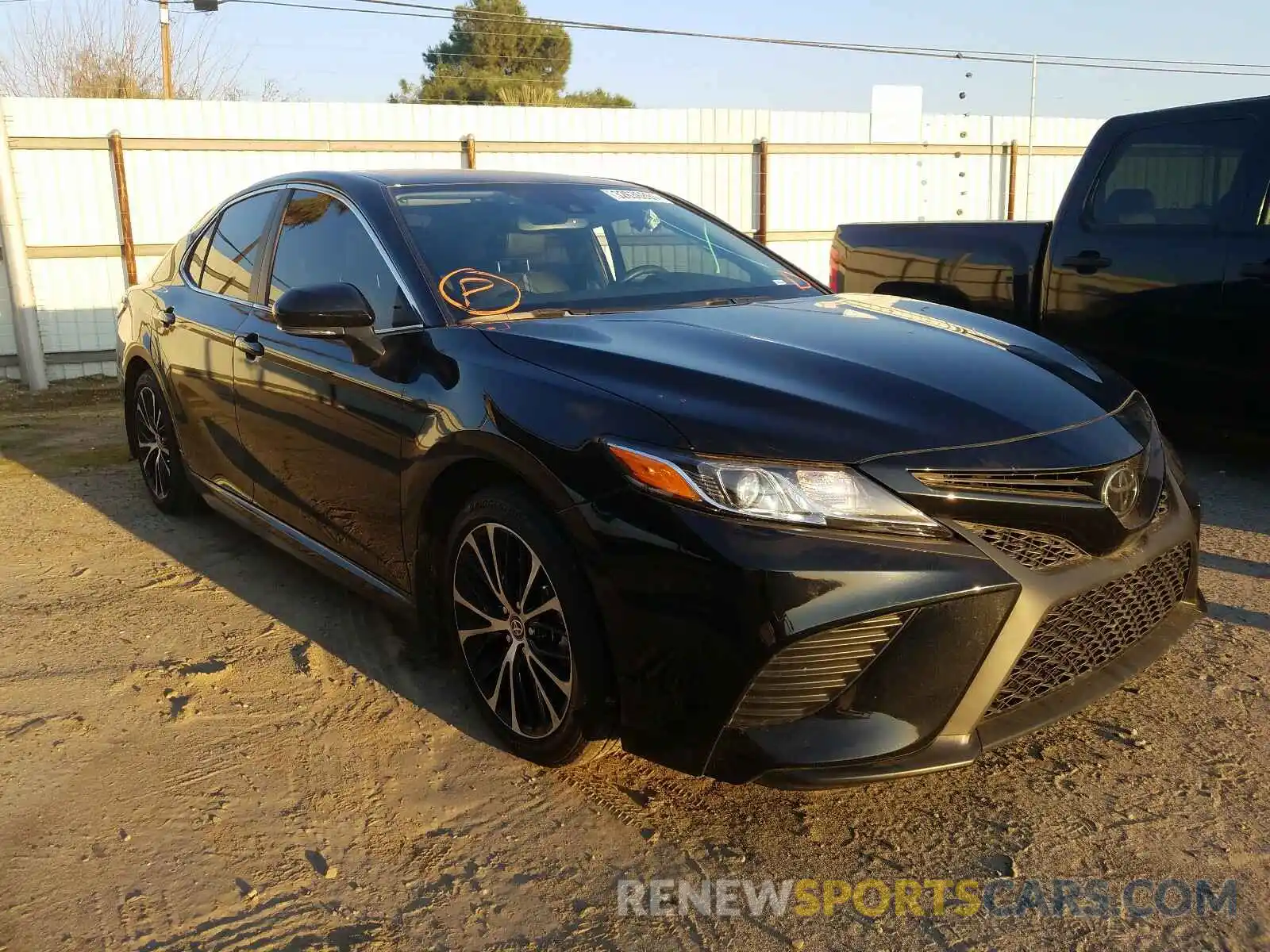 1 Photograph of a damaged car 4T1M11AK2LU358150 TOYOTA CAMRY 2020