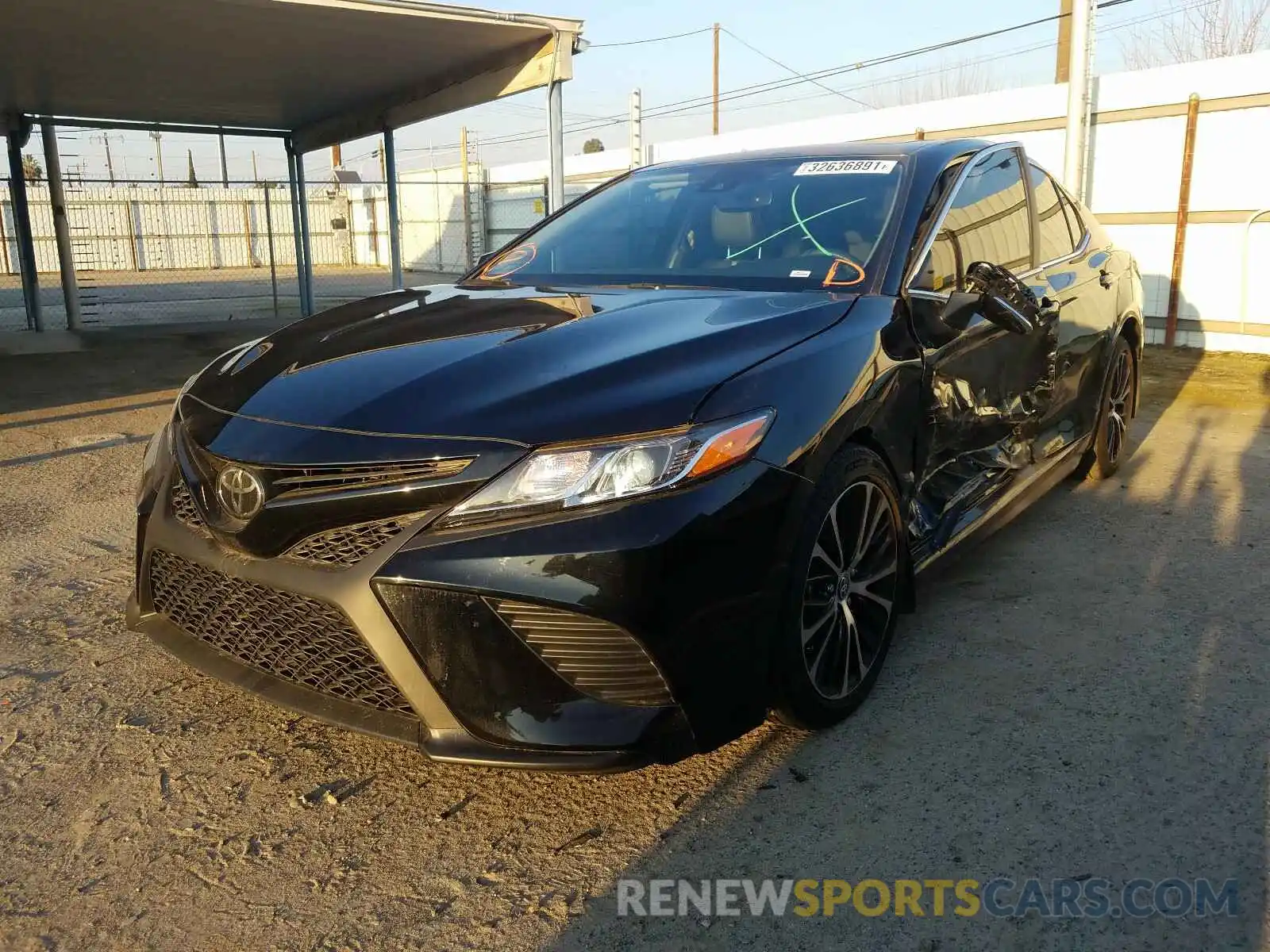 2 Photograph of a damaged car 4T1M11AK2LU358150 TOYOTA CAMRY 2020