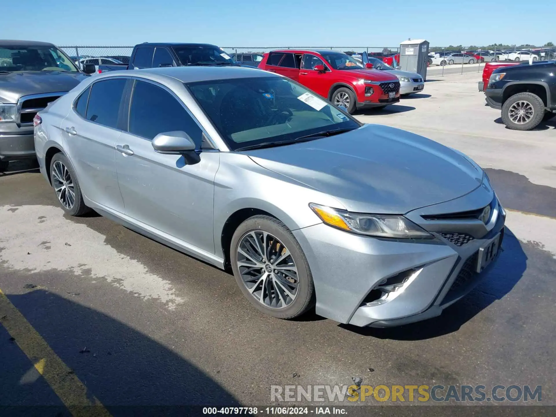 1 Photograph of a damaged car 4T1M11AK2LU399684 TOYOTA CAMRY 2020