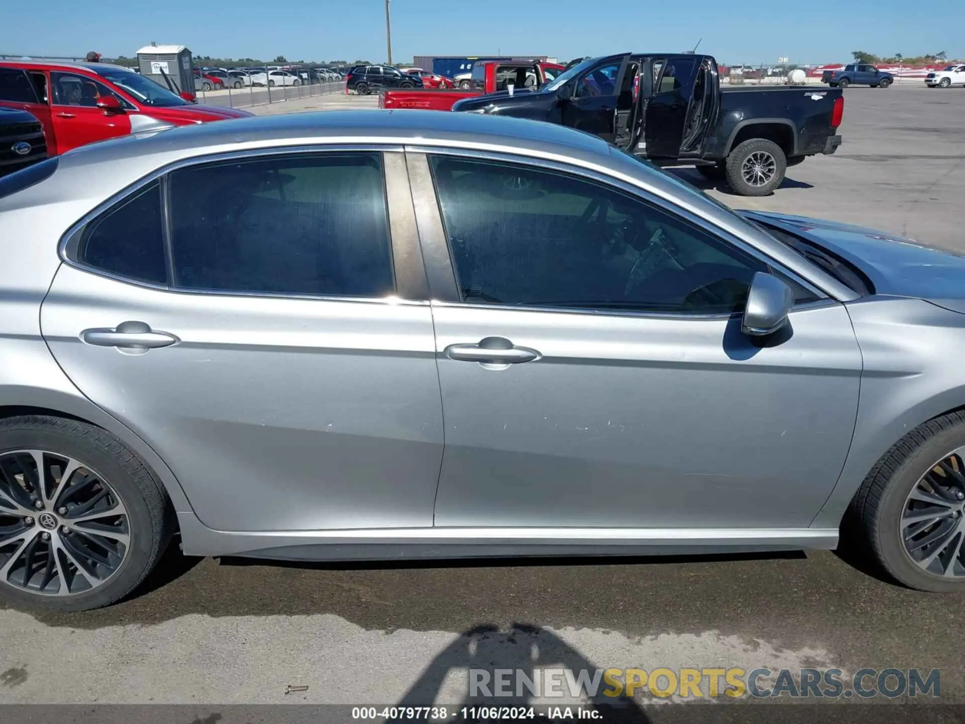 13 Photograph of a damaged car 4T1M11AK2LU399684 TOYOTA CAMRY 2020