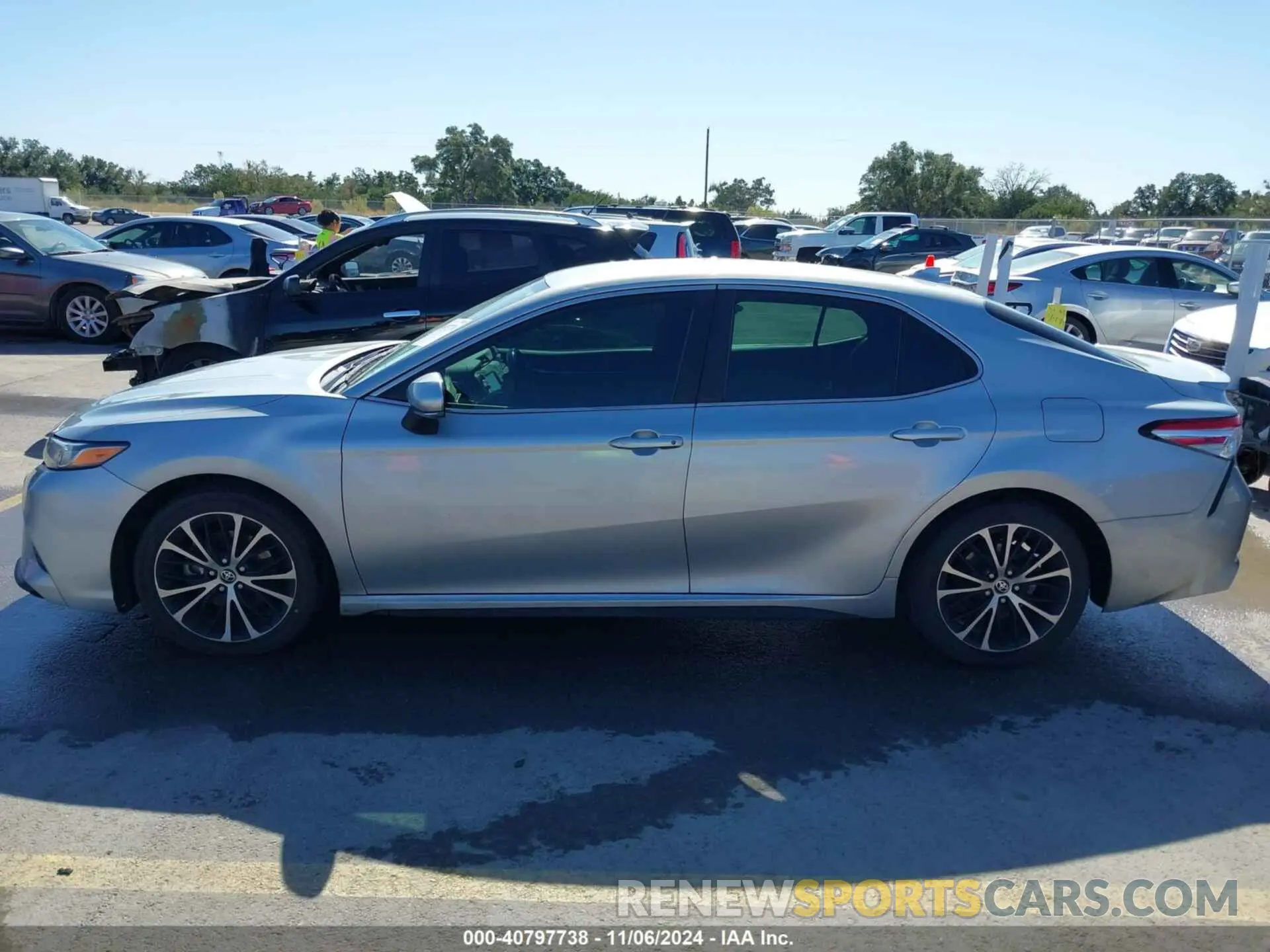 14 Photograph of a damaged car 4T1M11AK2LU399684 TOYOTA CAMRY 2020