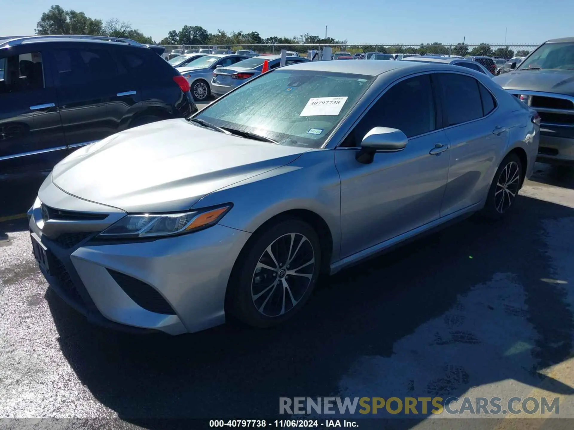 2 Photograph of a damaged car 4T1M11AK2LU399684 TOYOTA CAMRY 2020