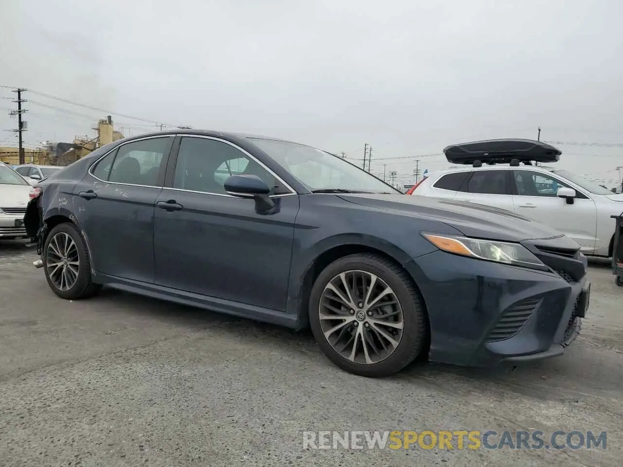 4 Photograph of a damaged car 4T1M11AK2LU862598 TOYOTA CAMRY 2020