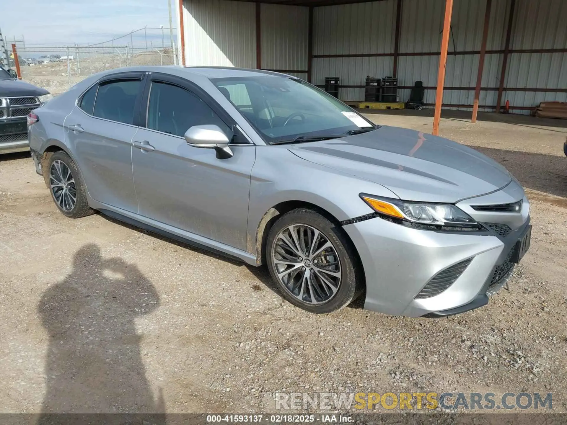 1 Photograph of a damaged car 4T1M11AK2LU869485 TOYOTA CAMRY 2020