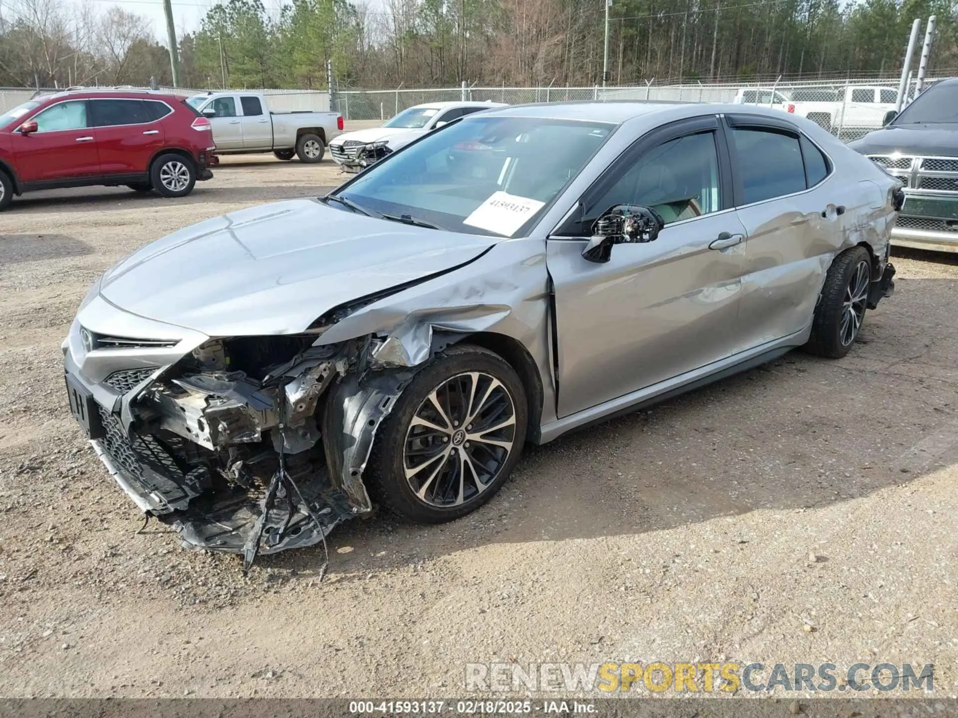 2 Photograph of a damaged car 4T1M11AK2LU869485 TOYOTA CAMRY 2020