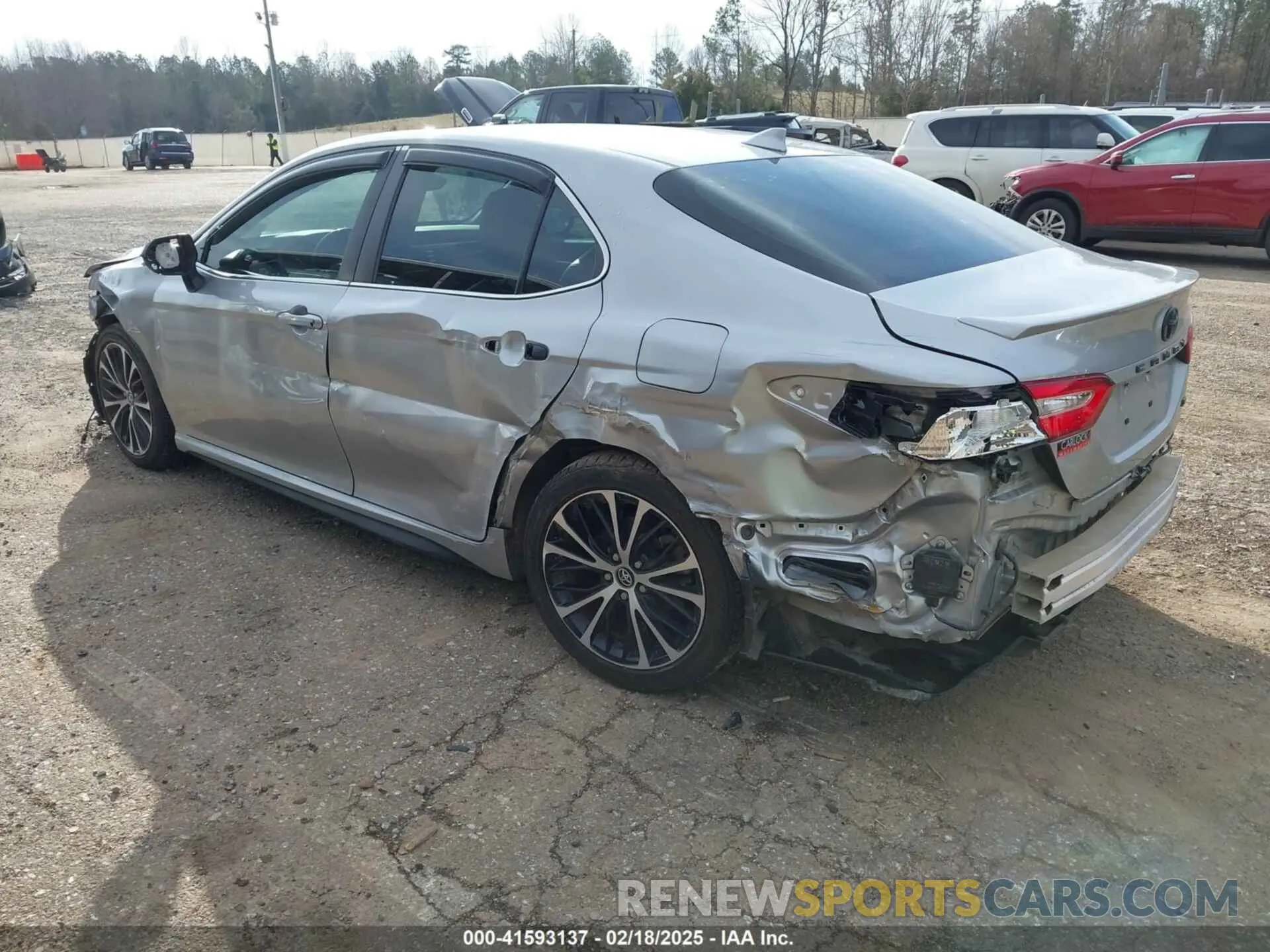 3 Photograph of a damaged car 4T1M11AK2LU869485 TOYOTA CAMRY 2020