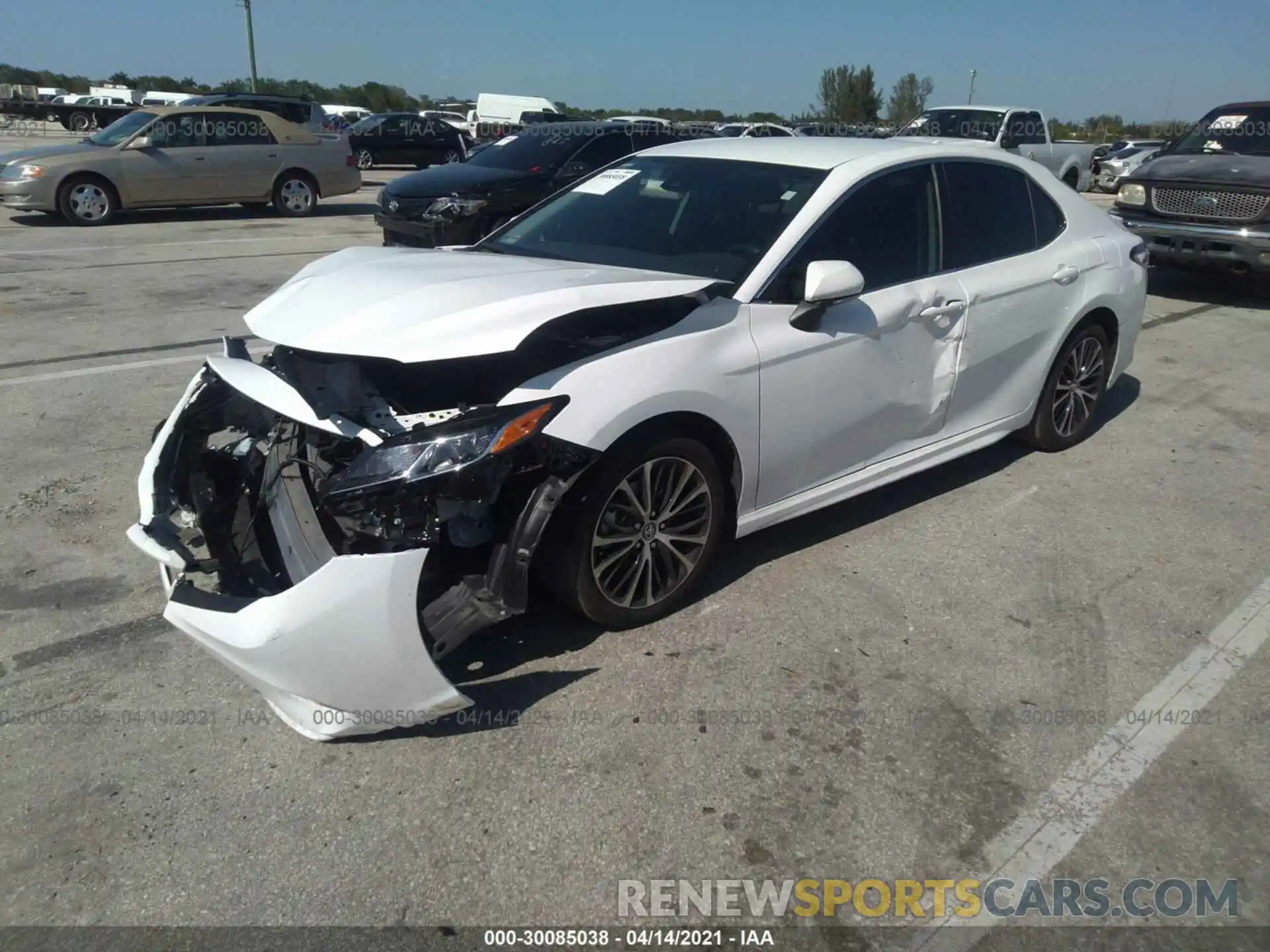 2 Photograph of a damaged car 4T1M11AK2LU872872 TOYOTA CAMRY 2020