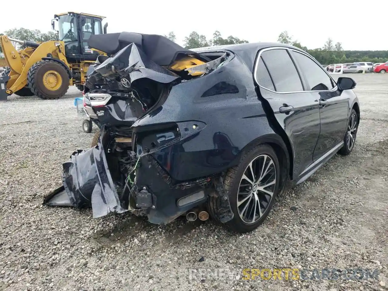 4 Photograph of a damaged car 4T1M11AK2LU877585 TOYOTA CAMRY 2020