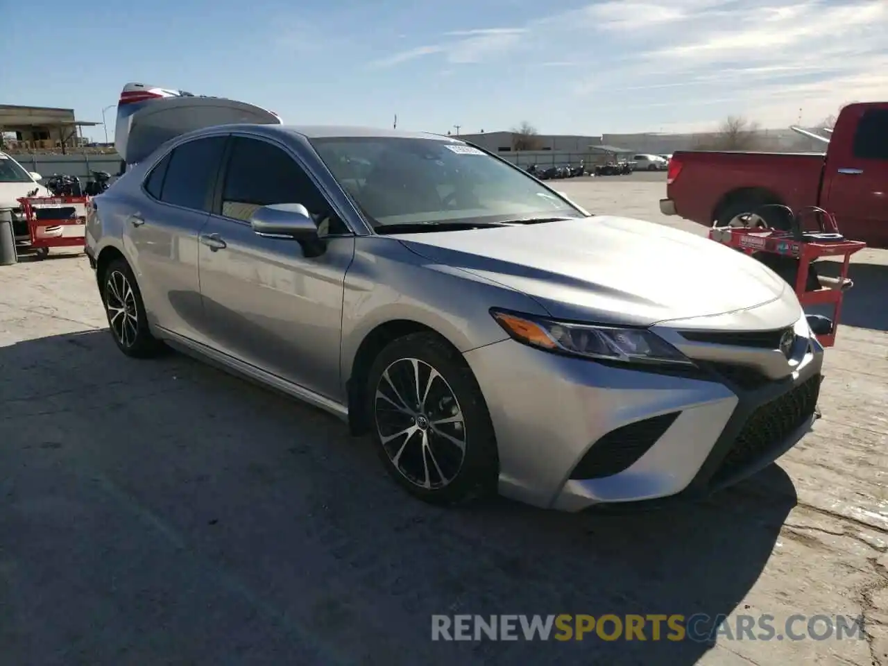 1 Photograph of a damaged car 4T1M11AK2LU879112 TOYOTA CAMRY 2020