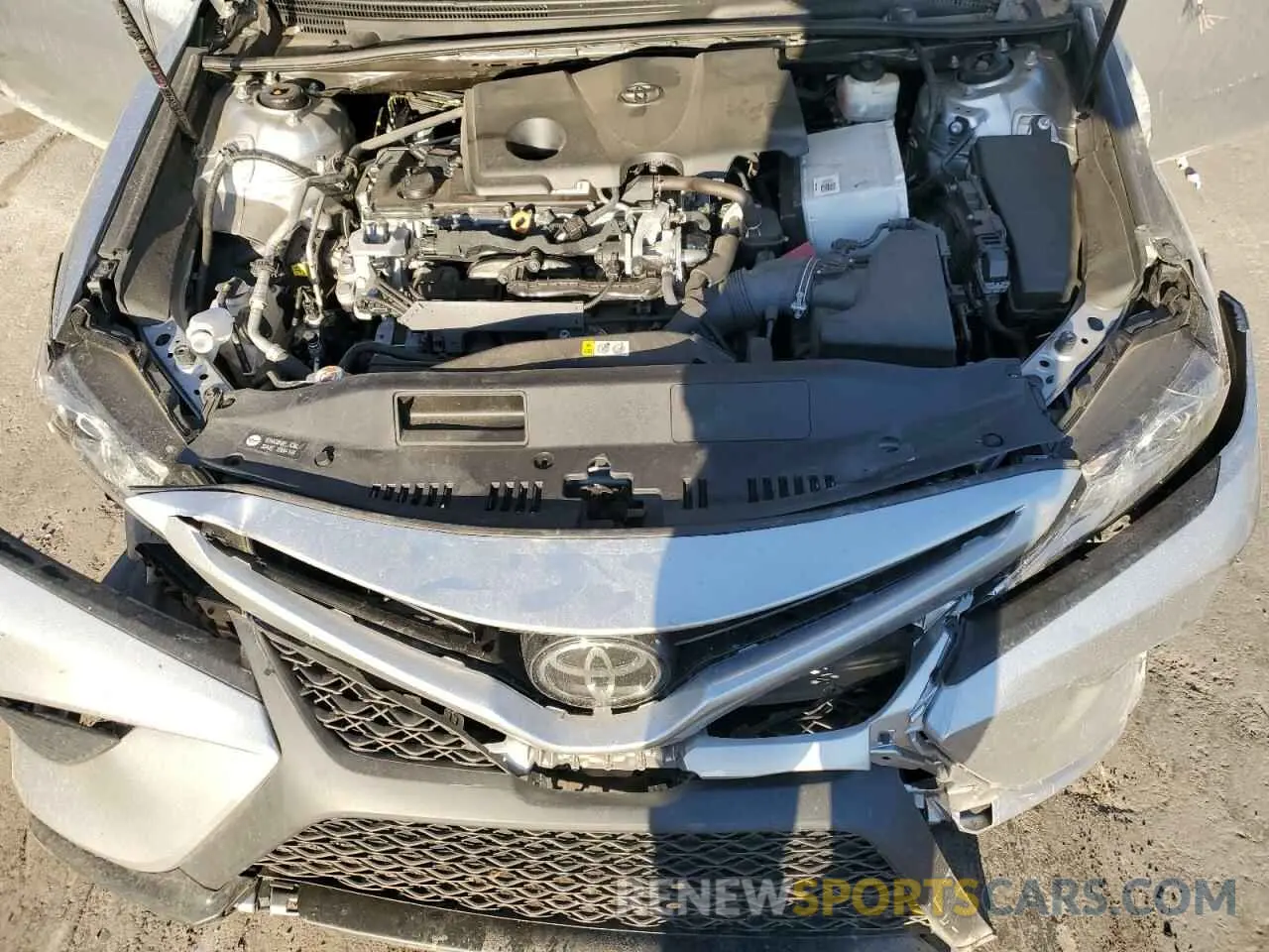 11 Photograph of a damaged car 4T1M11AK2LU882415 TOYOTA CAMRY 2020