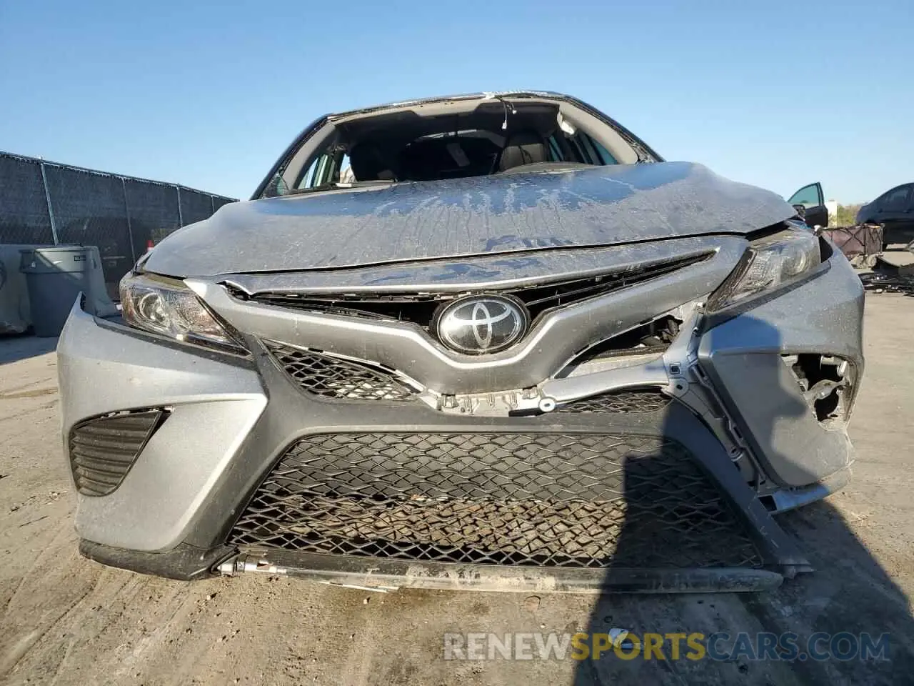 5 Photograph of a damaged car 4T1M11AK2LU882415 TOYOTA CAMRY 2020