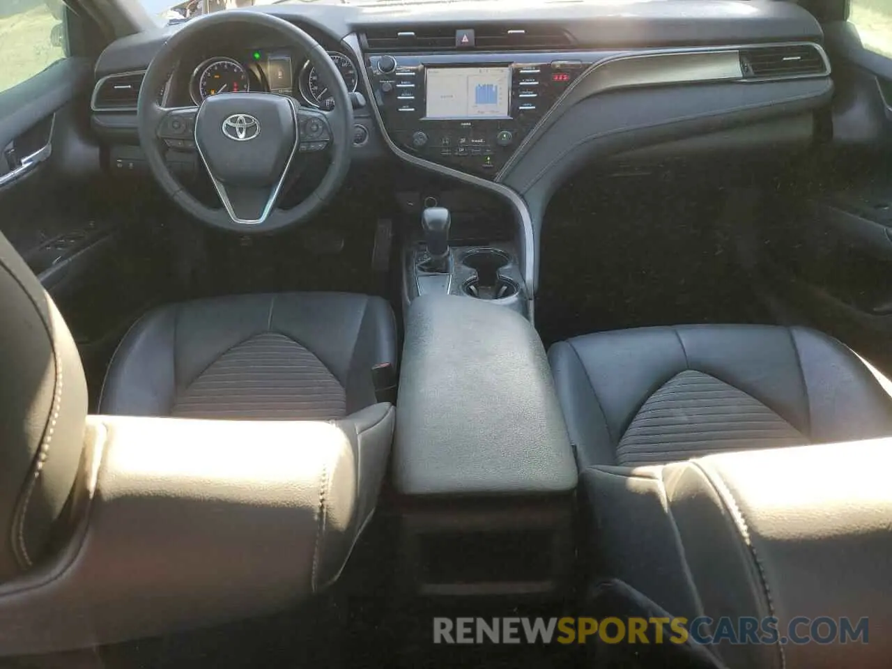 8 Photograph of a damaged car 4T1M11AK2LU882415 TOYOTA CAMRY 2020