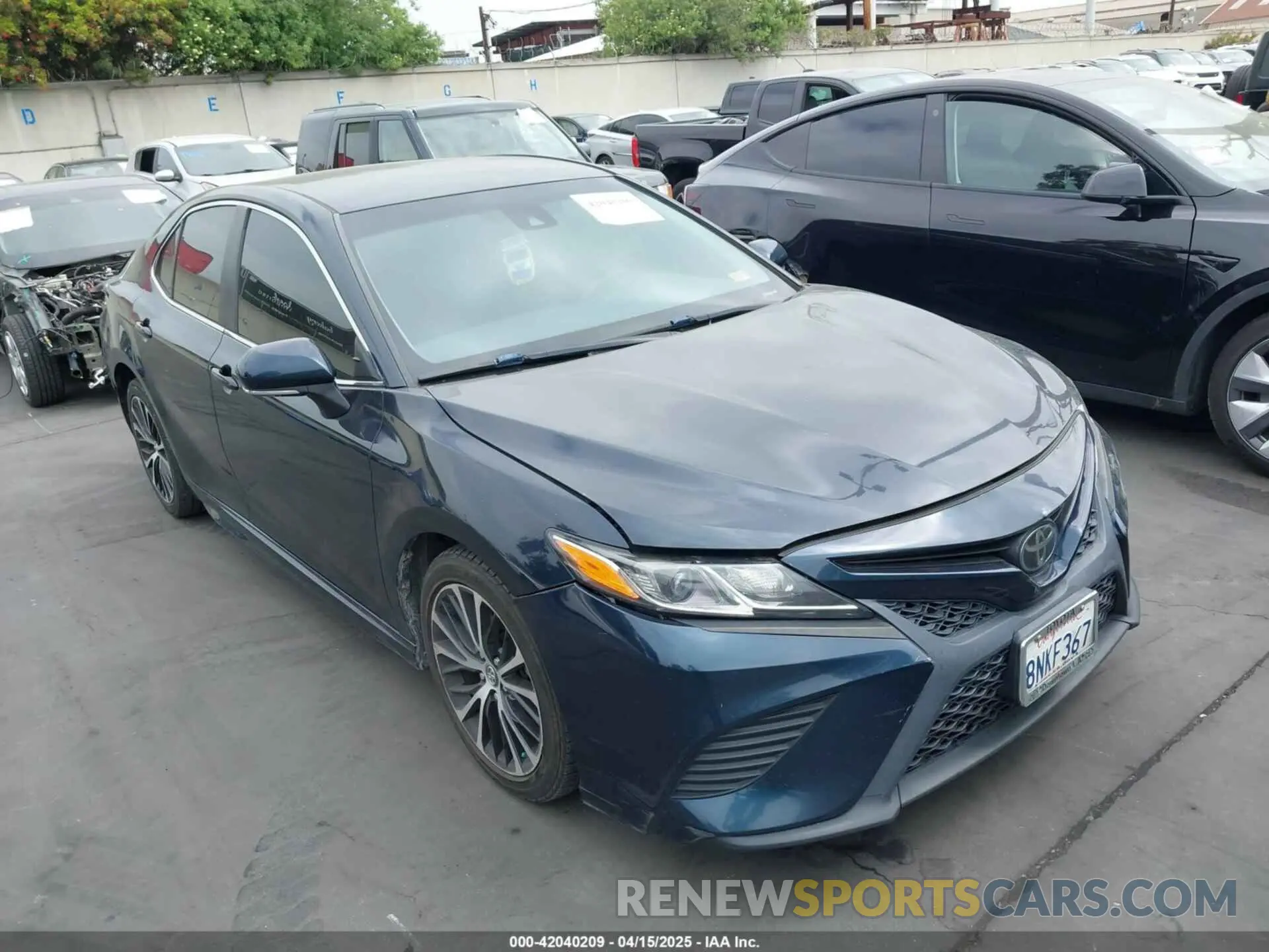 1 Photograph of a damaged car 4T1M11AK2LU900251 TOYOTA CAMRY 2020