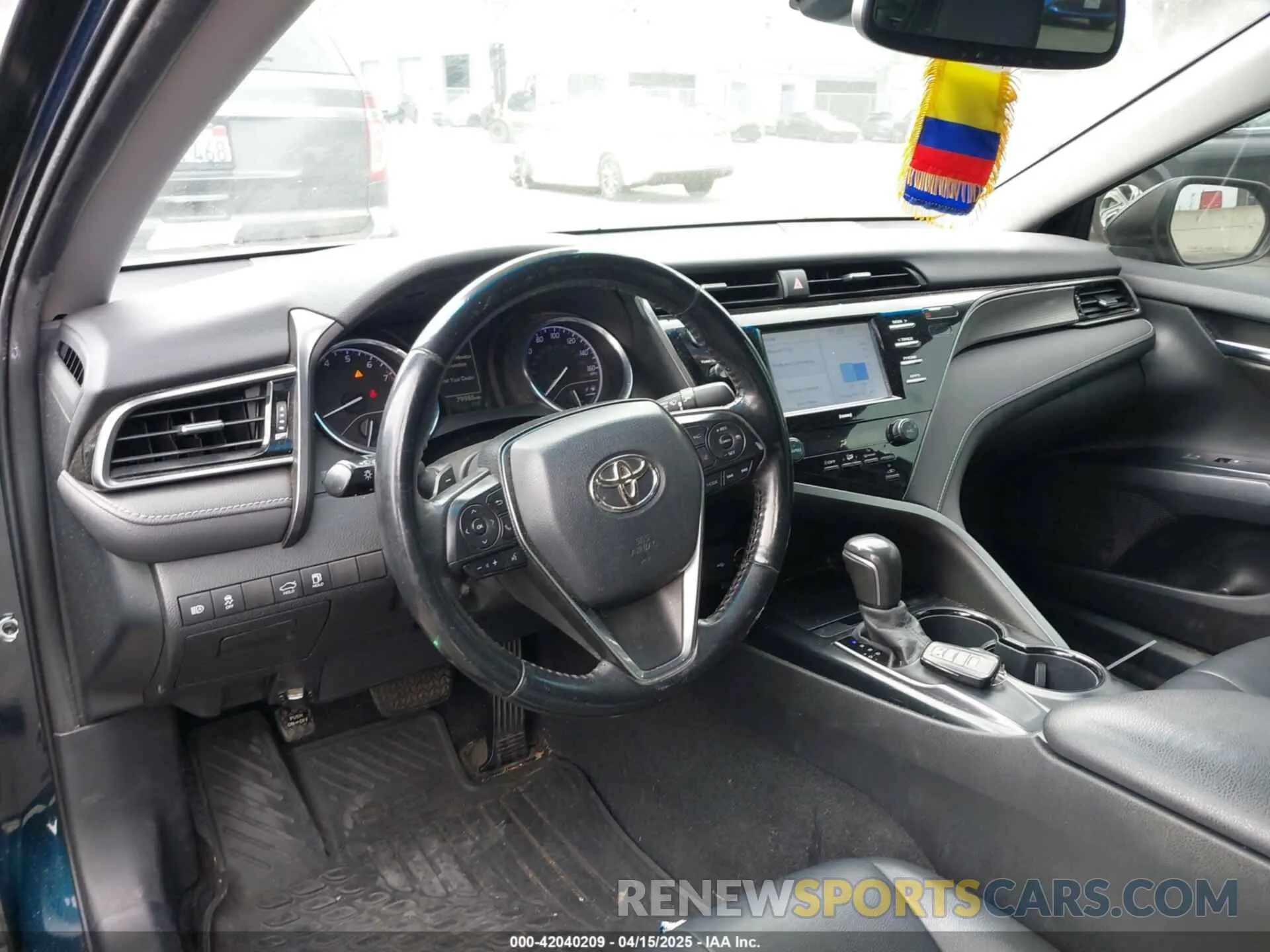 20 Photograph of a damaged car 4T1M11AK2LU900251 TOYOTA CAMRY 2020