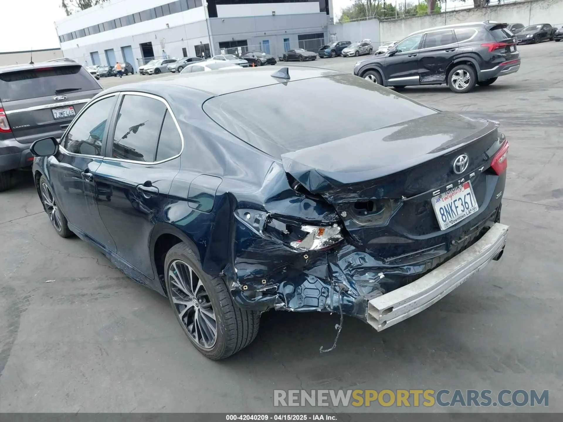 3 Photograph of a damaged car 4T1M11AK2LU900251 TOYOTA CAMRY 2020