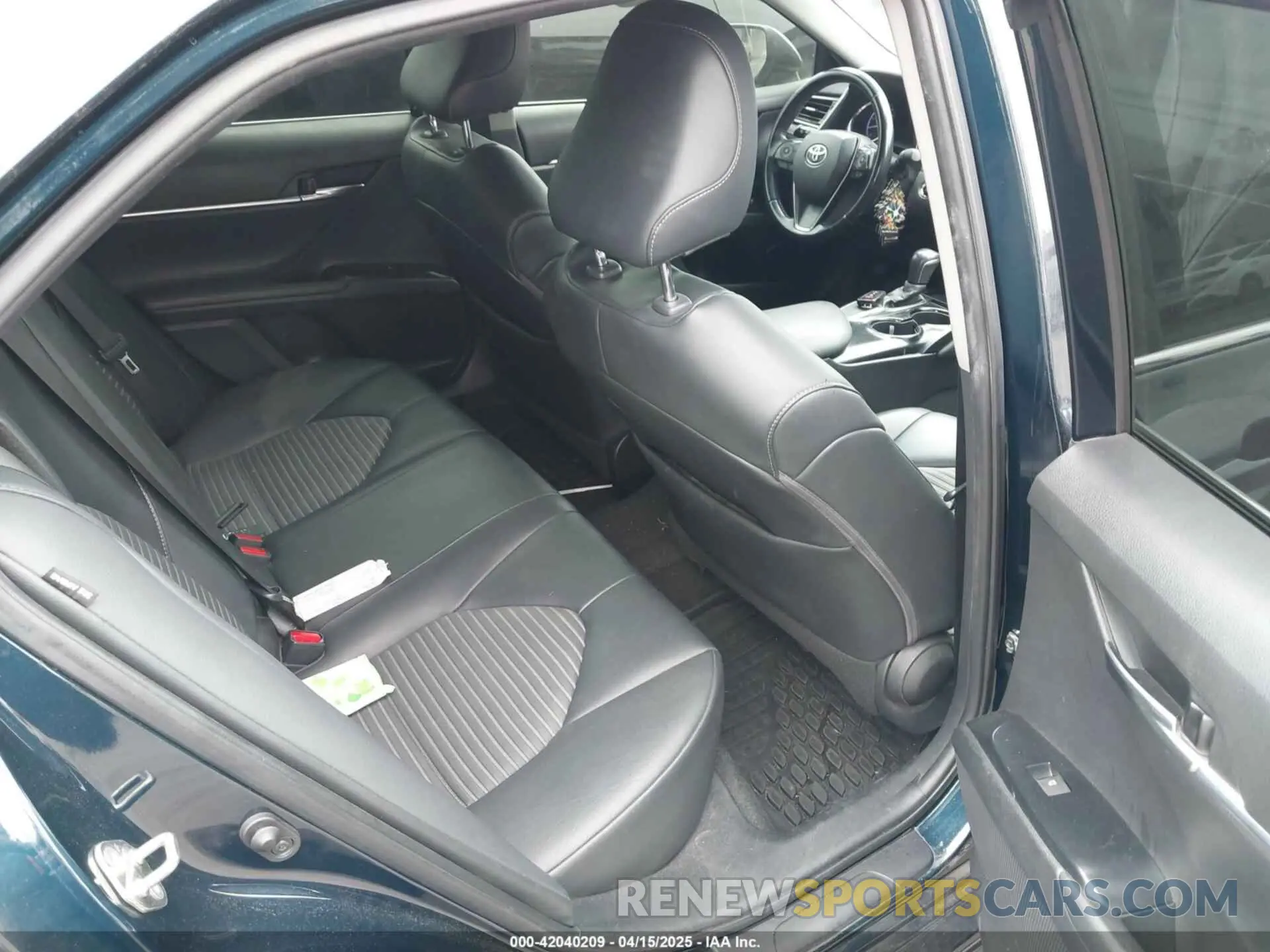8 Photograph of a damaged car 4T1M11AK2LU900251 TOYOTA CAMRY 2020