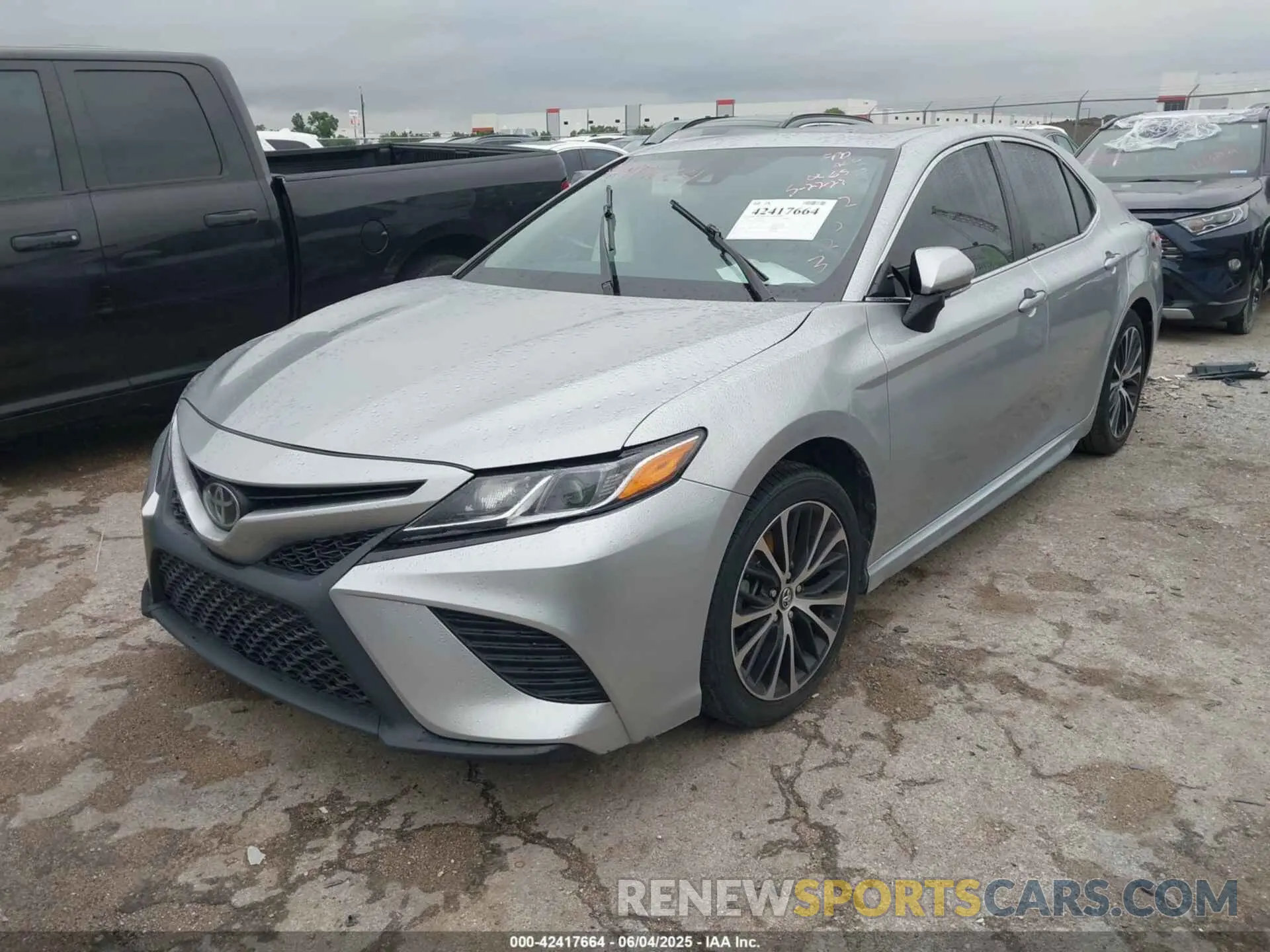 2 Photograph of a damaged car 4T1M11AK2LU903683 TOYOTA CAMRY 2020