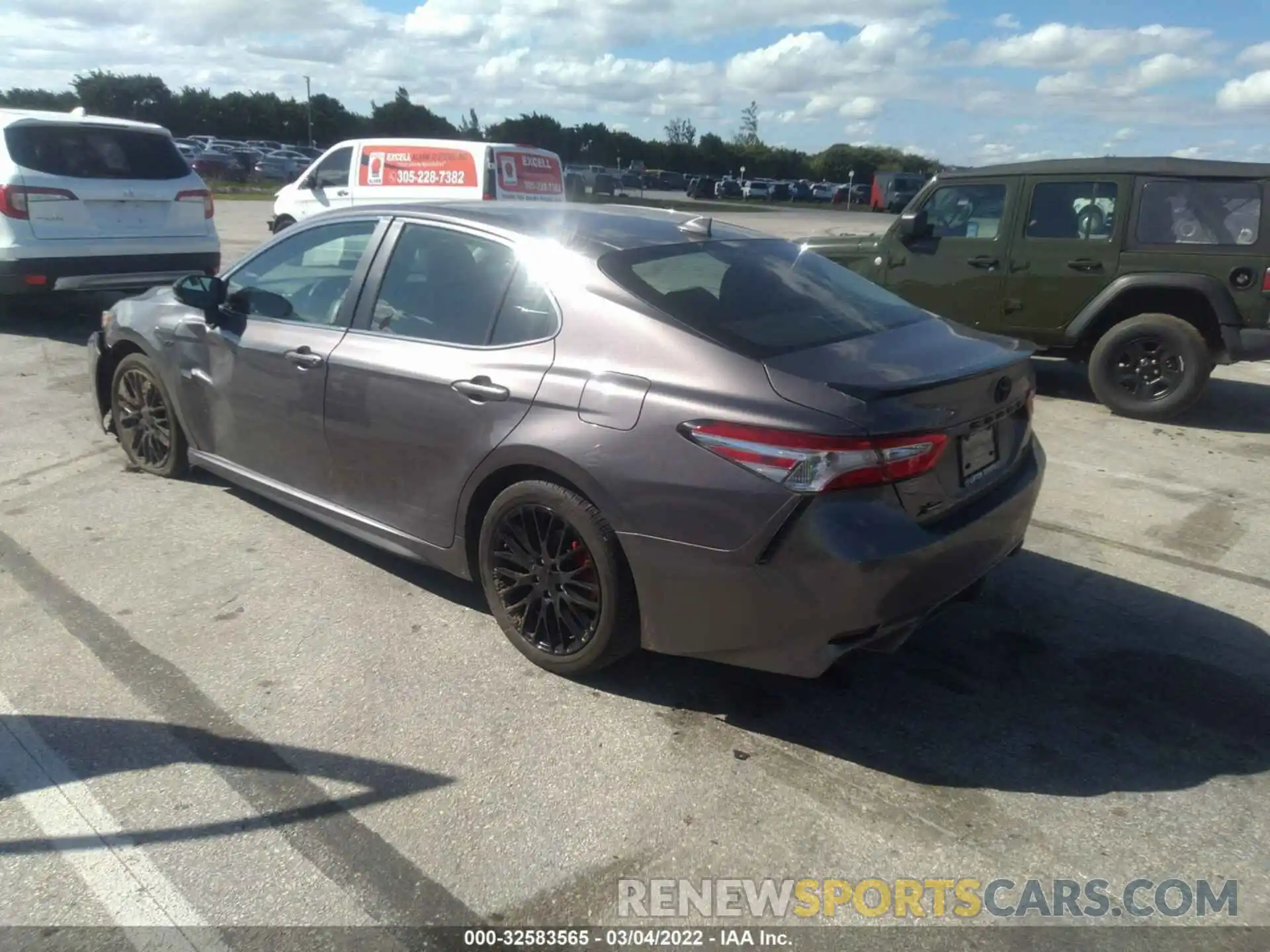 3 Photograph of a damaged car 4T1M11AK2LU921245 TOYOTA CAMRY 2020