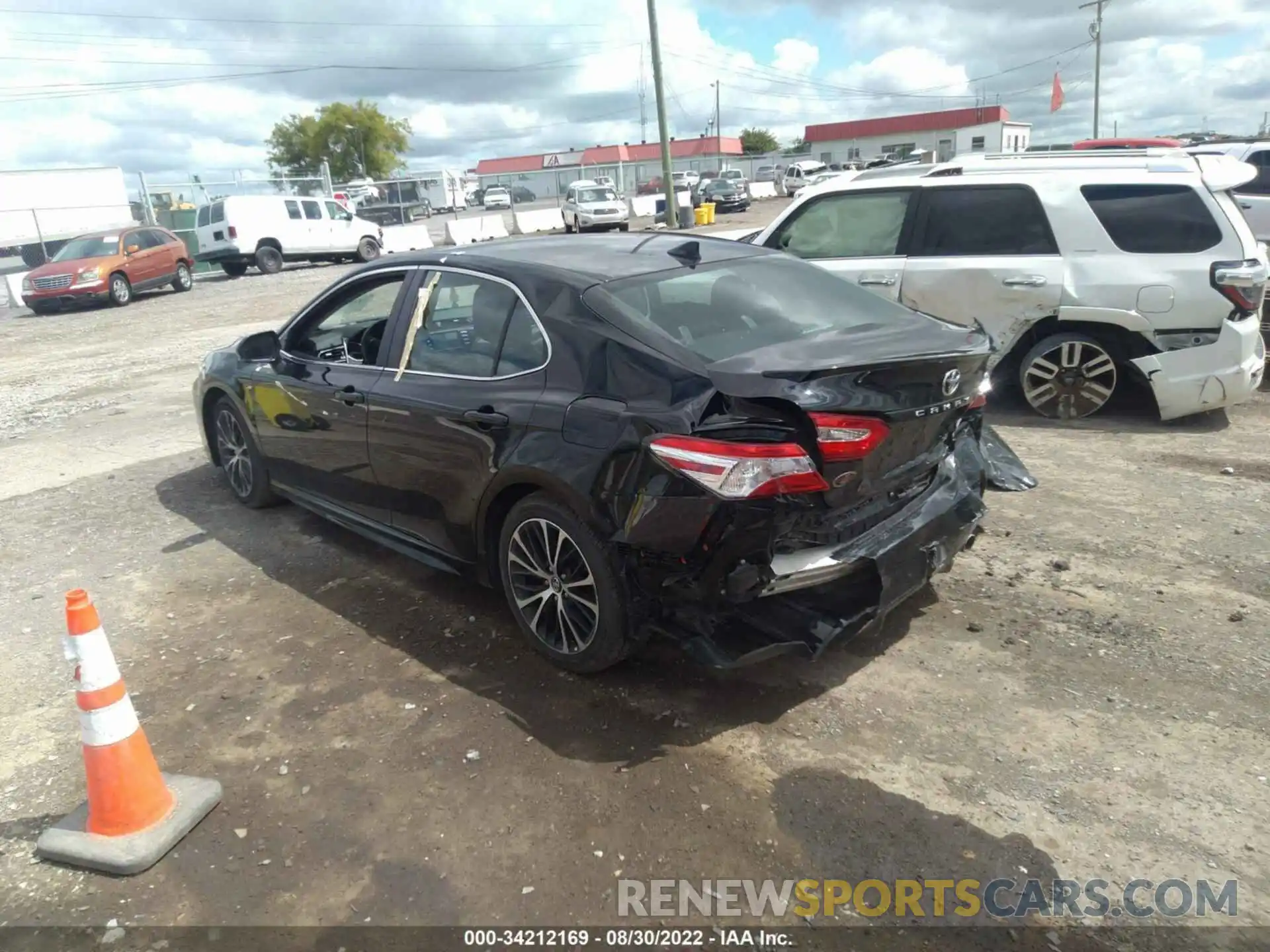 3 Photograph of a damaged car 4T1M11AK2LU921763 TOYOTA CAMRY 2020