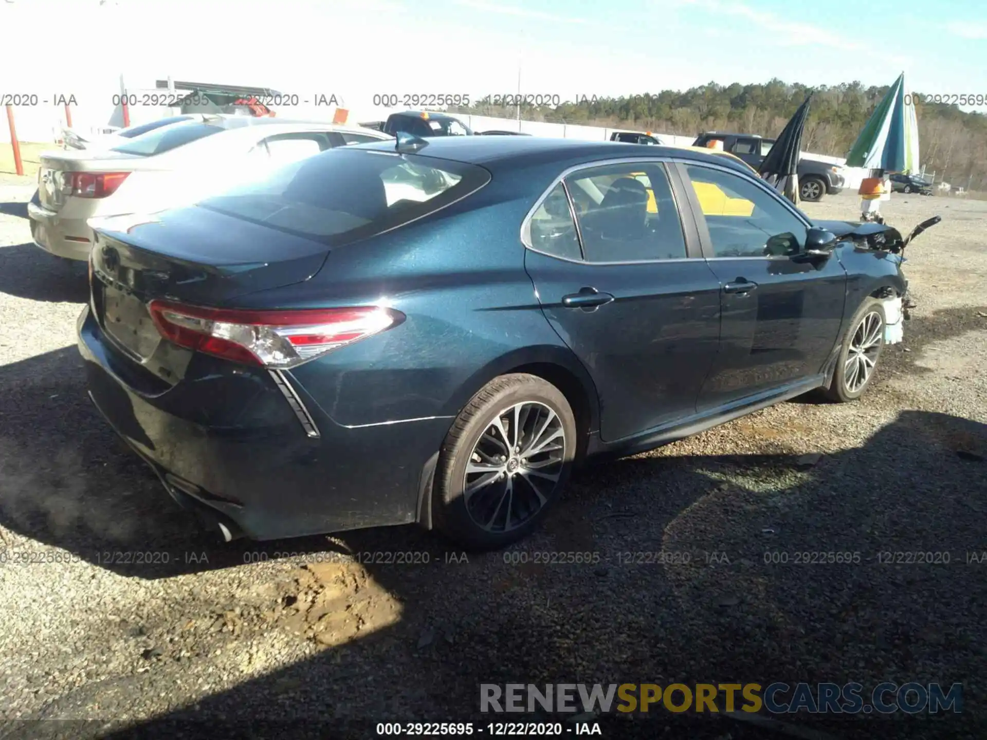 4 Photograph of a damaged car 4T1M11AK2LU921875 TOYOTA CAMRY 2020