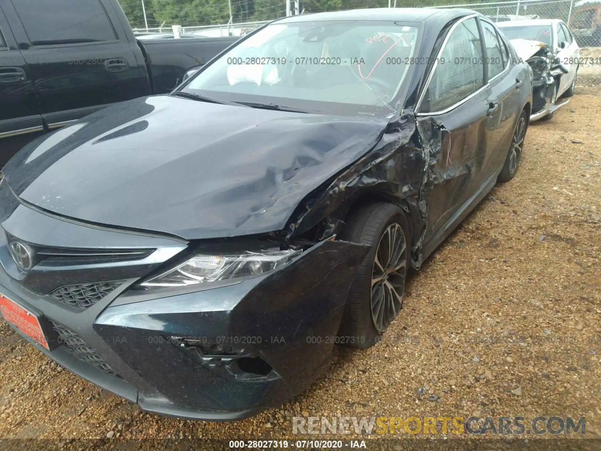 6 Photograph of a damaged car 4T1M11AK2LU930723 TOYOTA CAMRY 2020